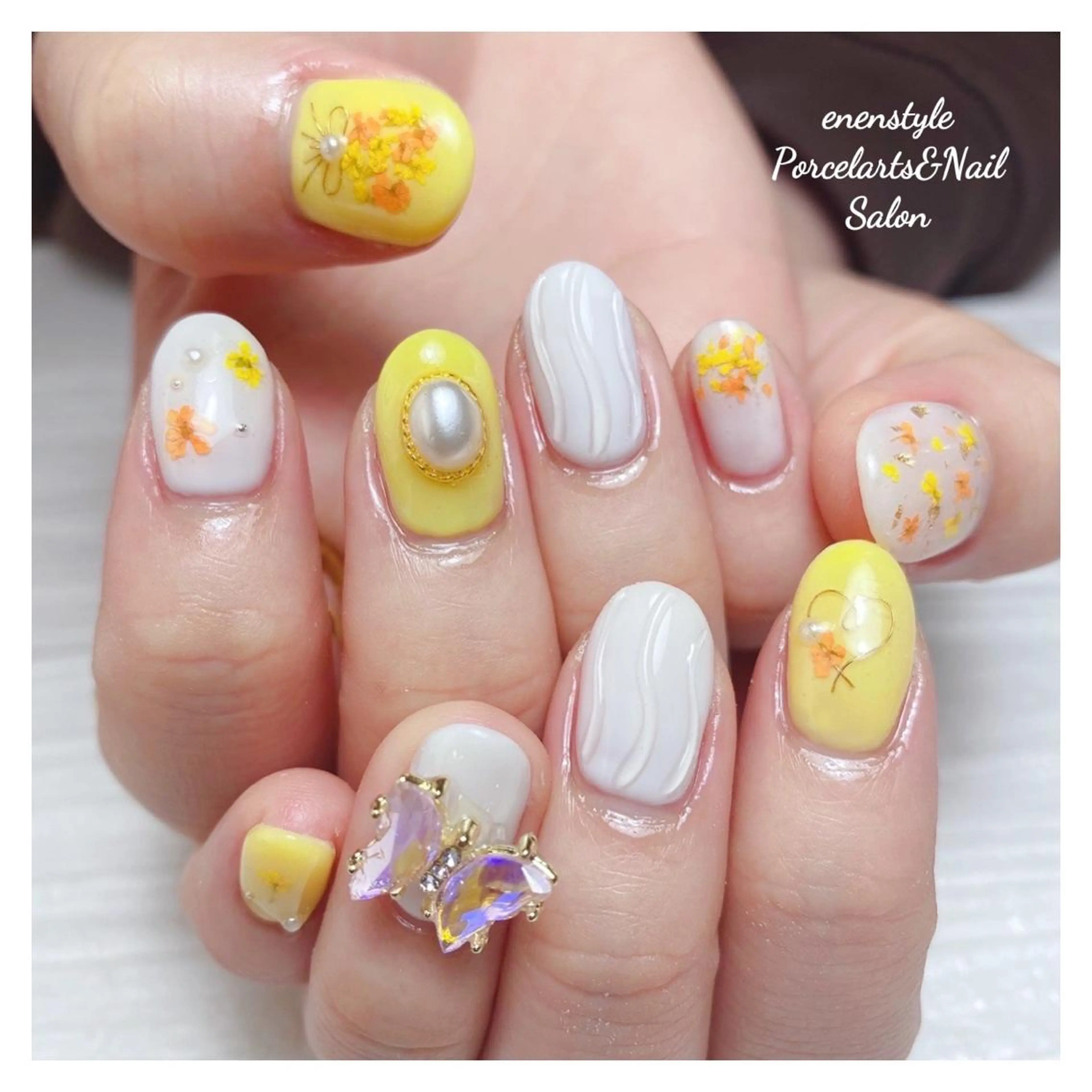 ミディアム ネイル 👑enen style👑のネイルデザイン