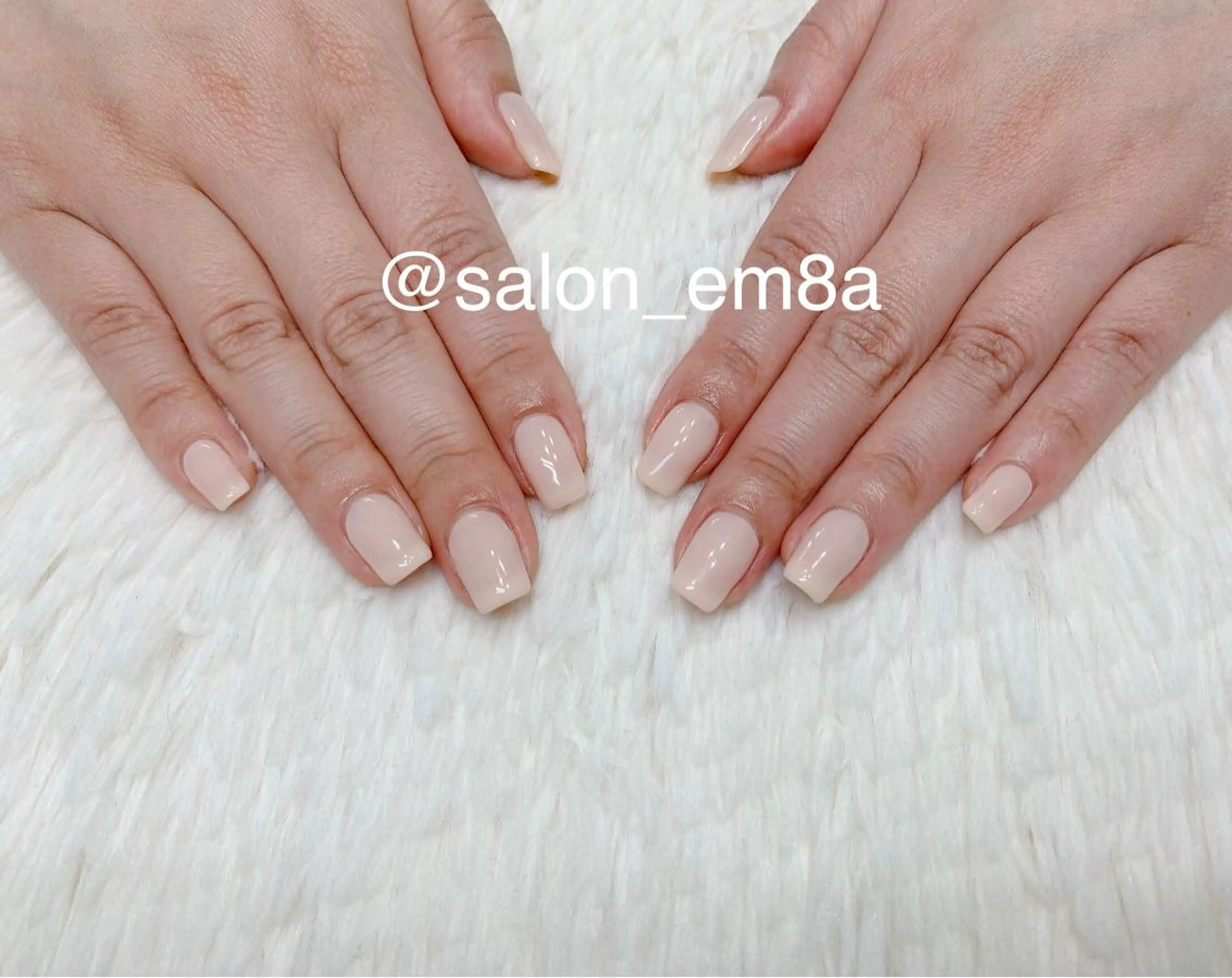 ネイル ジェルネイル ワンカラーネイル シンプルネイル ハンドネイル salon EM&A emiのネイルデザイン