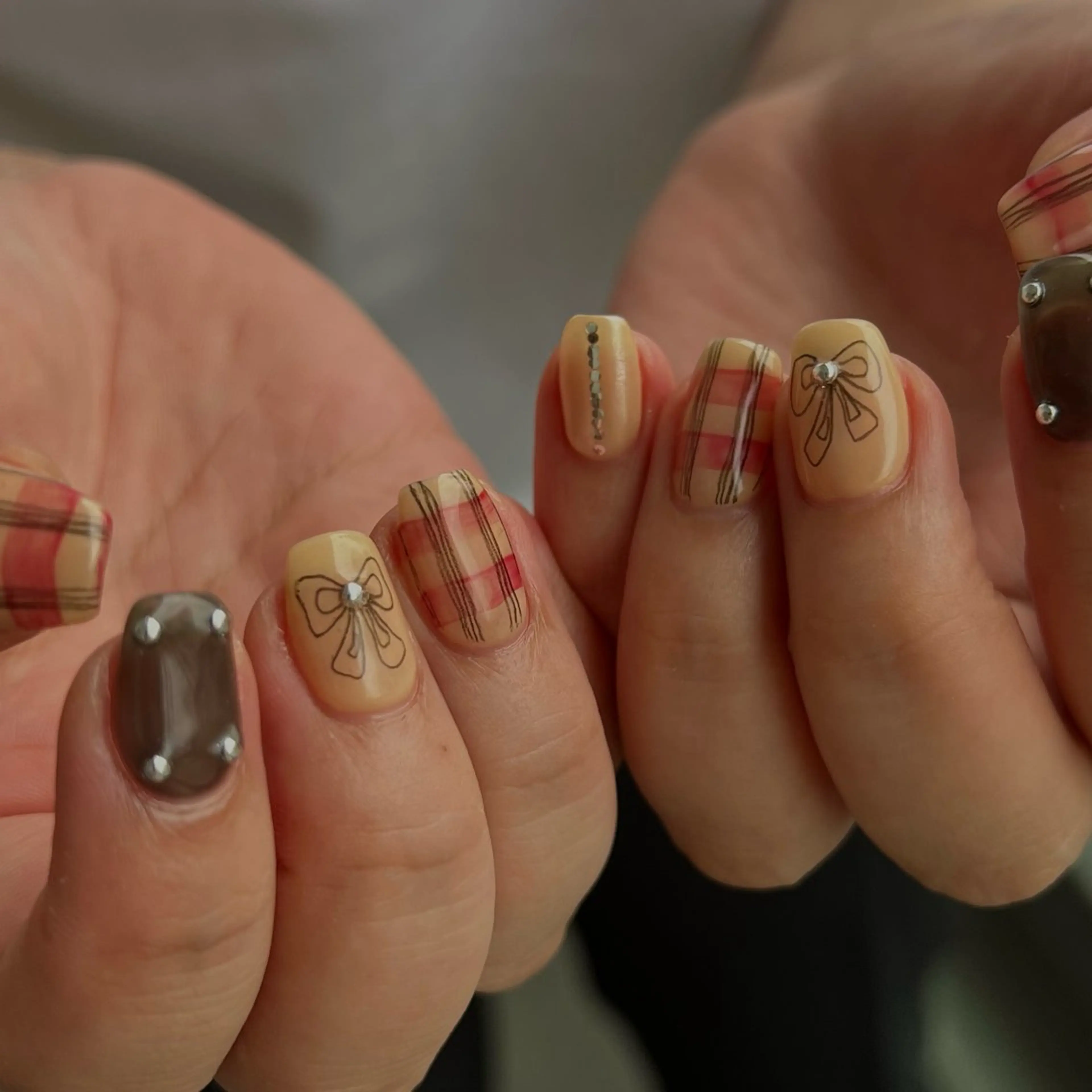 ネイル リボン kuga amiのネイルデザイン