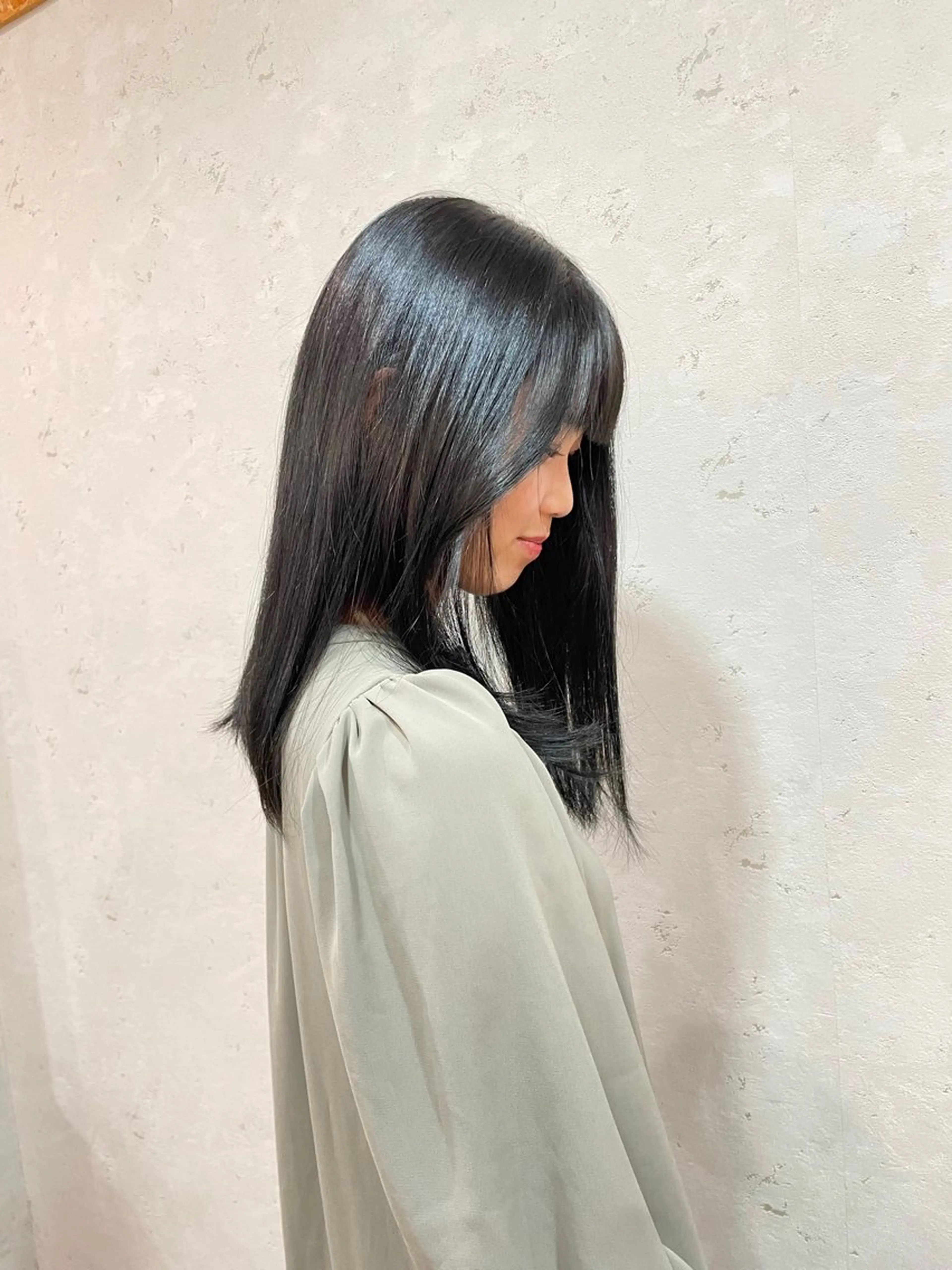 セミロング カラー 黒髪 ブルーカラー ブルーブラック 髪質改善/Bloss om🌷高橋沙衣のヘアスタイル