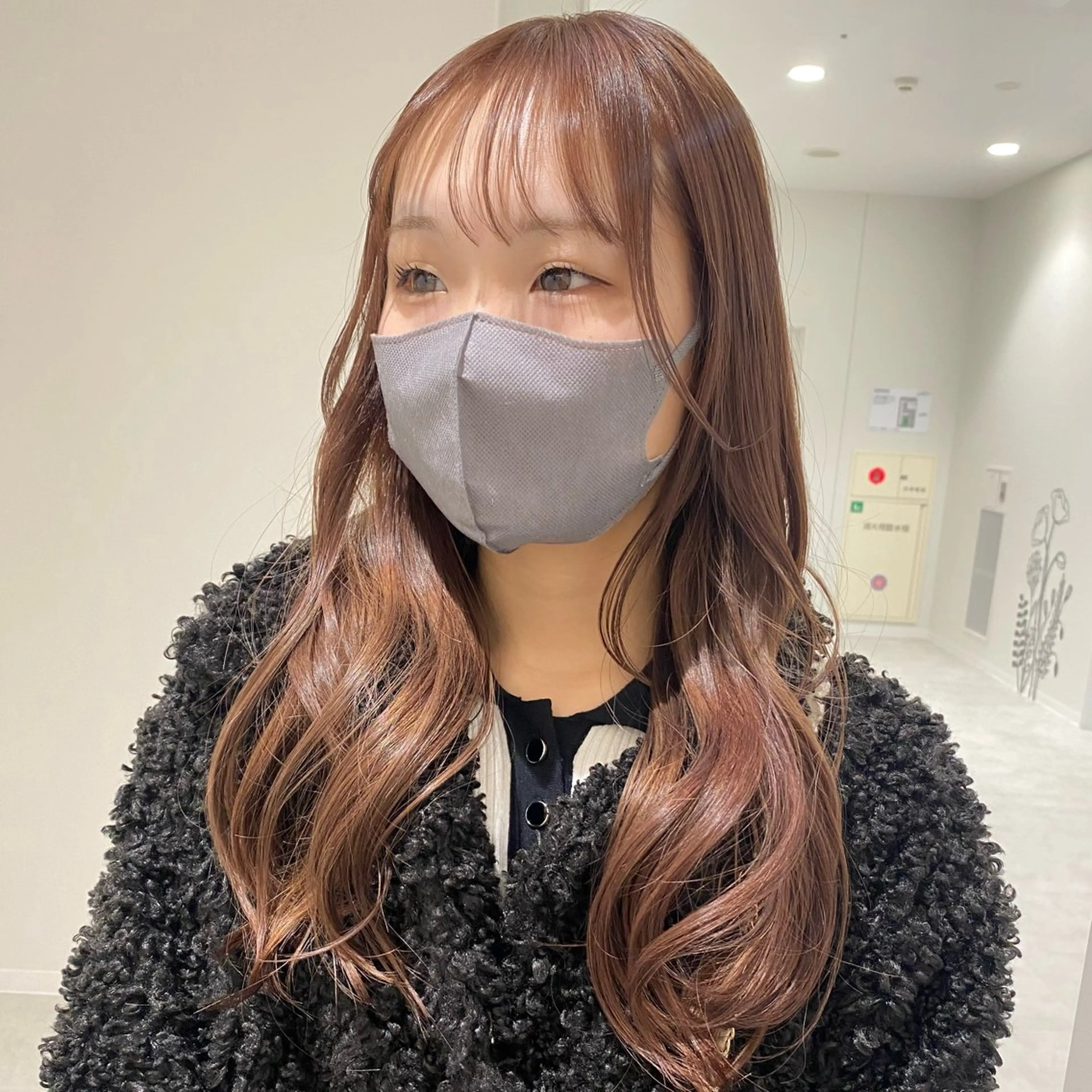 ロング カラー ベージュカラー ブリーチ ダブルカラー ハイトーンカラー ピンクカラー ヘアカラー トリートメント ベージュ/アレンジ /横浜/杉本千夏のヘアスタイル