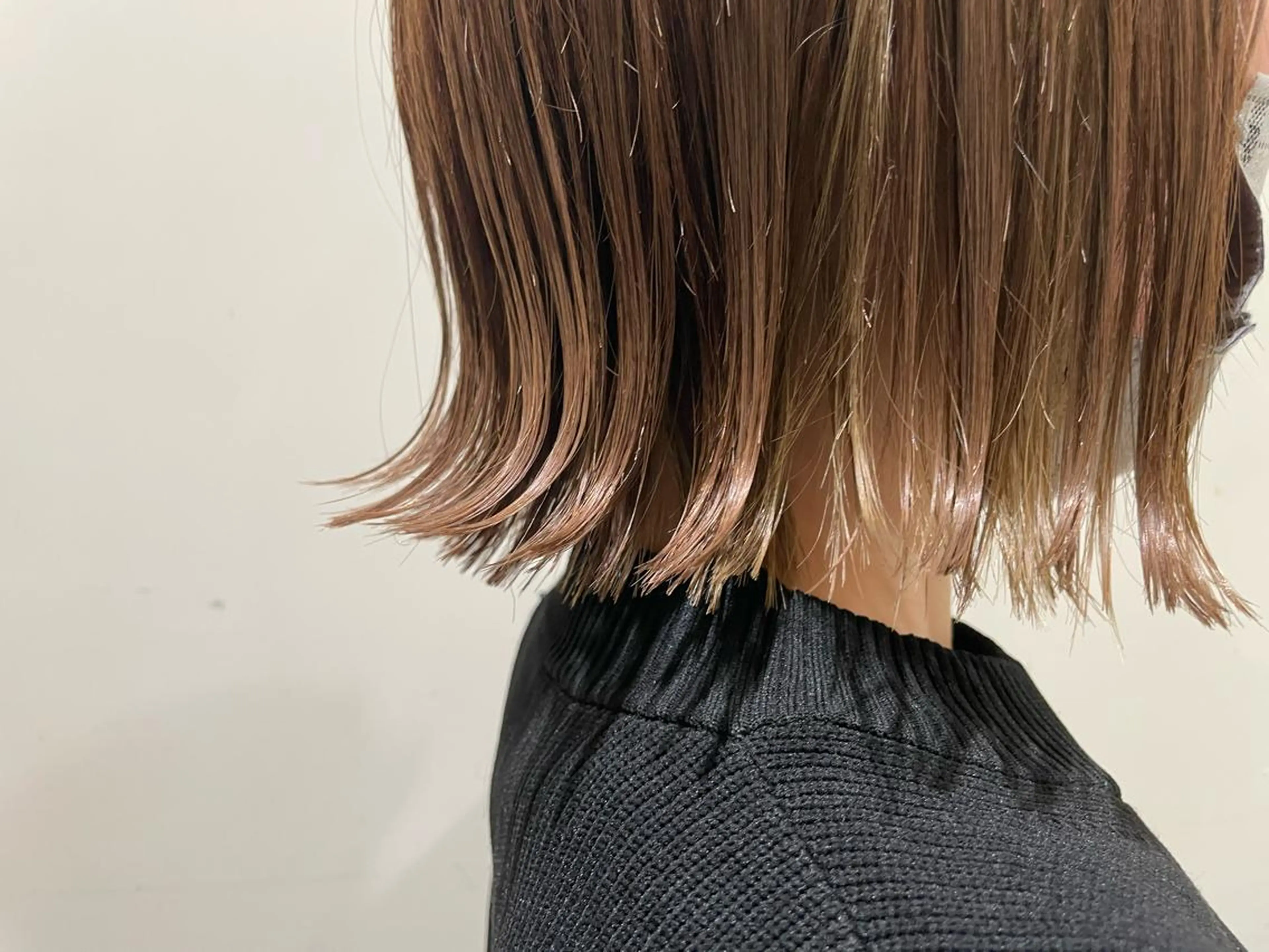 ミディアム 切りっぱなしボブ ボブ 外ハネヘア 塚田 銀太のヘアスタイル