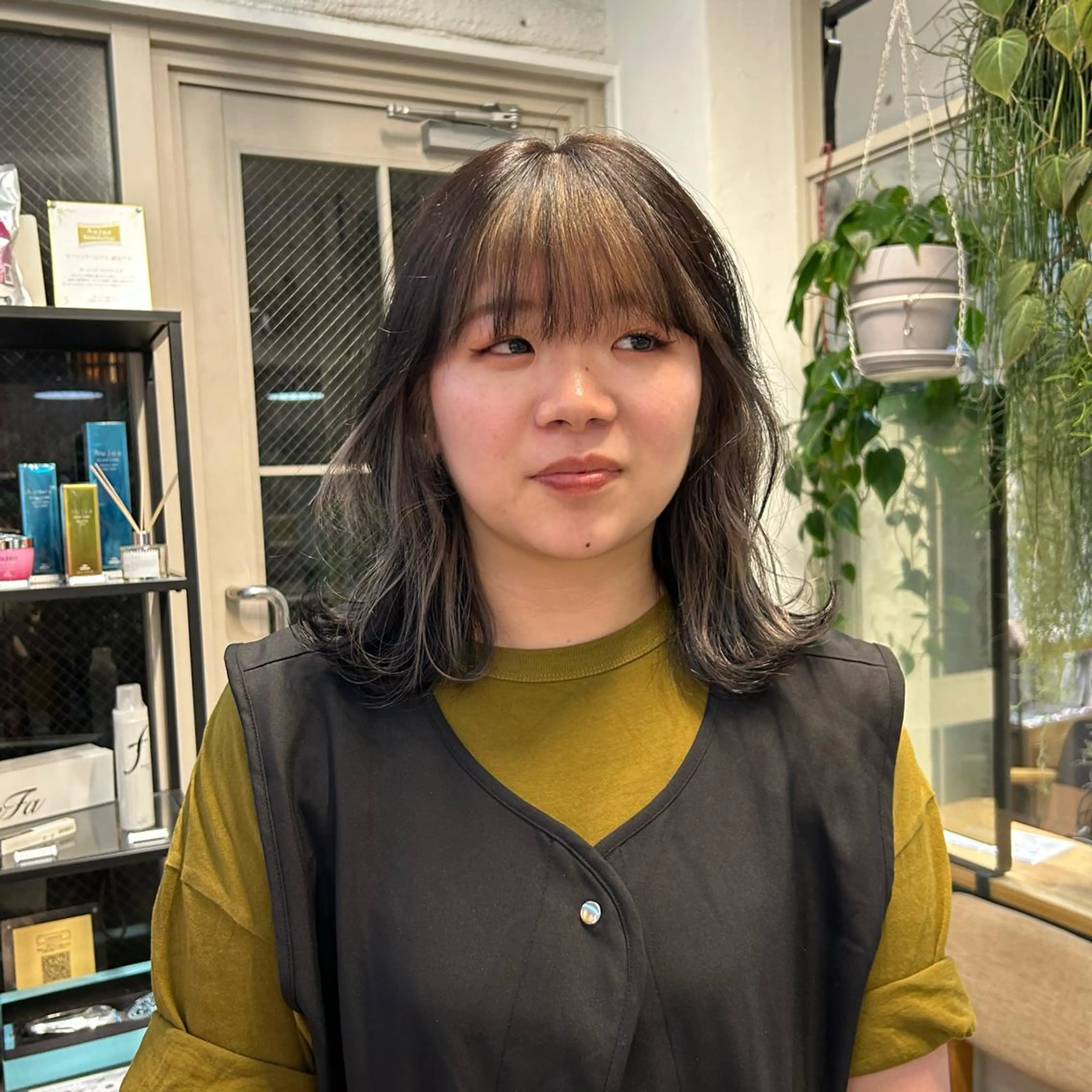 ミディアム カラー ミストバング  フェイスフレーミング ヘアカラー じゅわっと暖色カラー 🍊Moemiのヘアスタイル