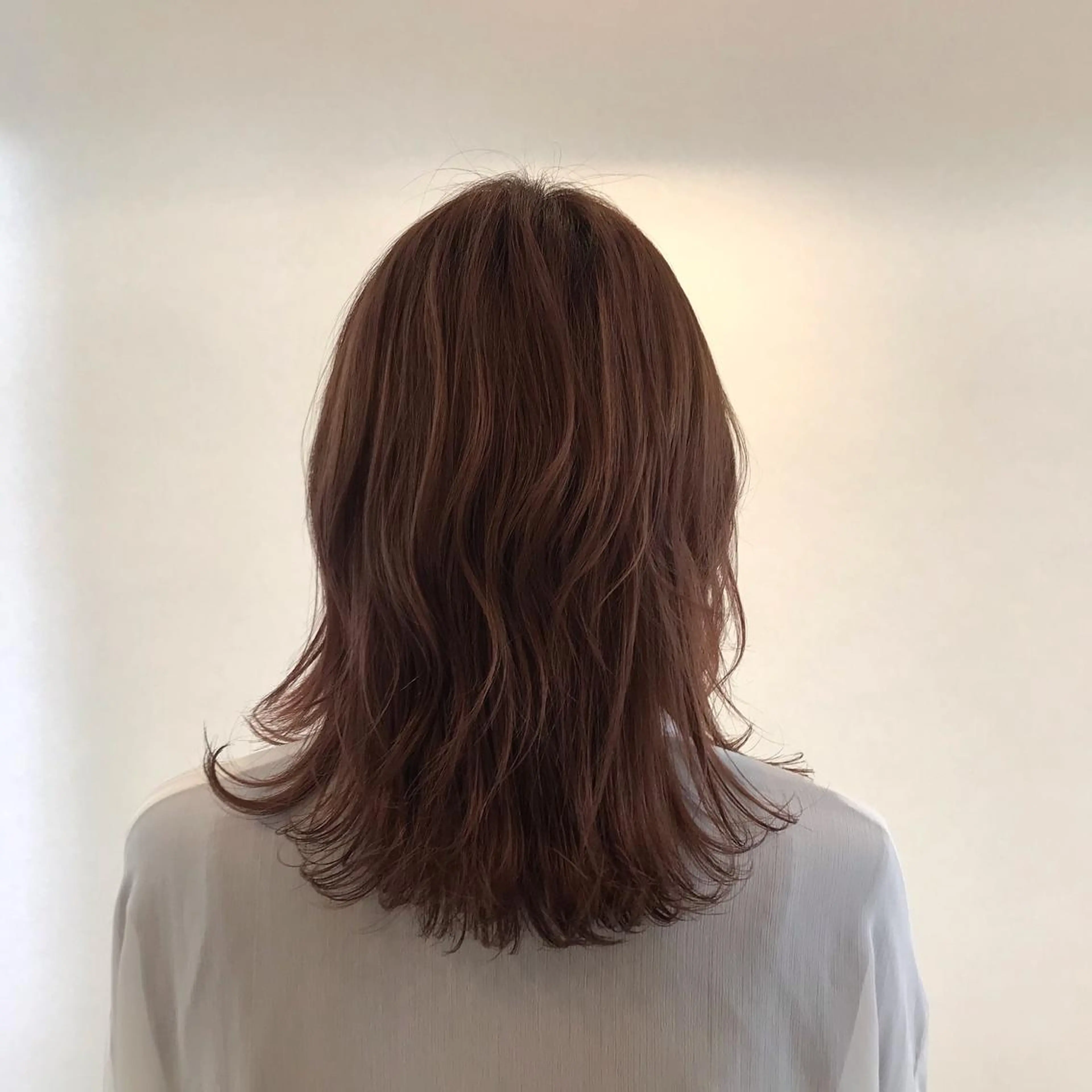 ミディアム 菅原 彩加のヘアスタイル