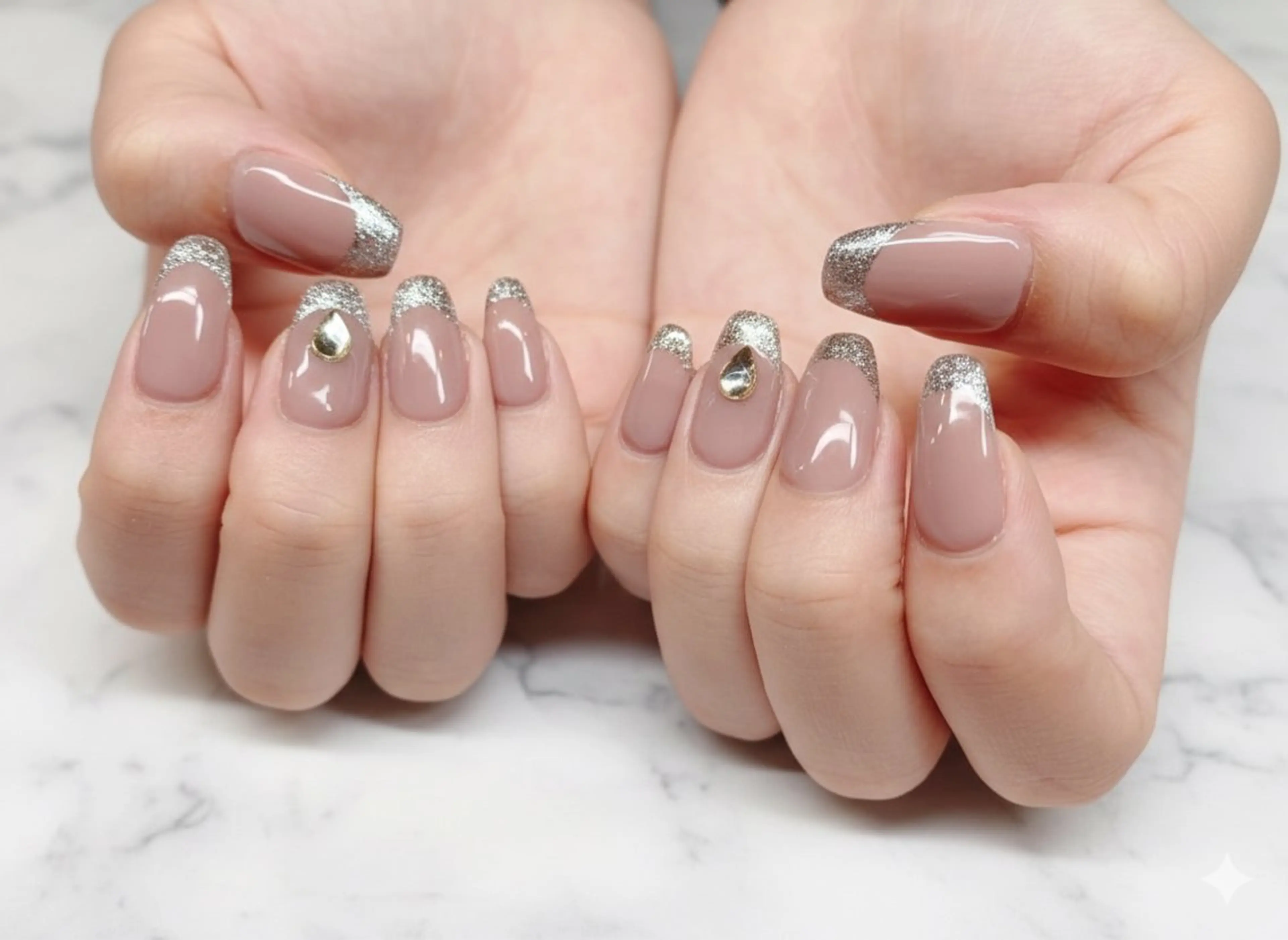 ネイル フレンチネイル ラメ(グリッター) ラメグラデーション マグネットネイル 持ち込み ハンドネイル ティーエヌ 金山駅東口店のネイルデザイン