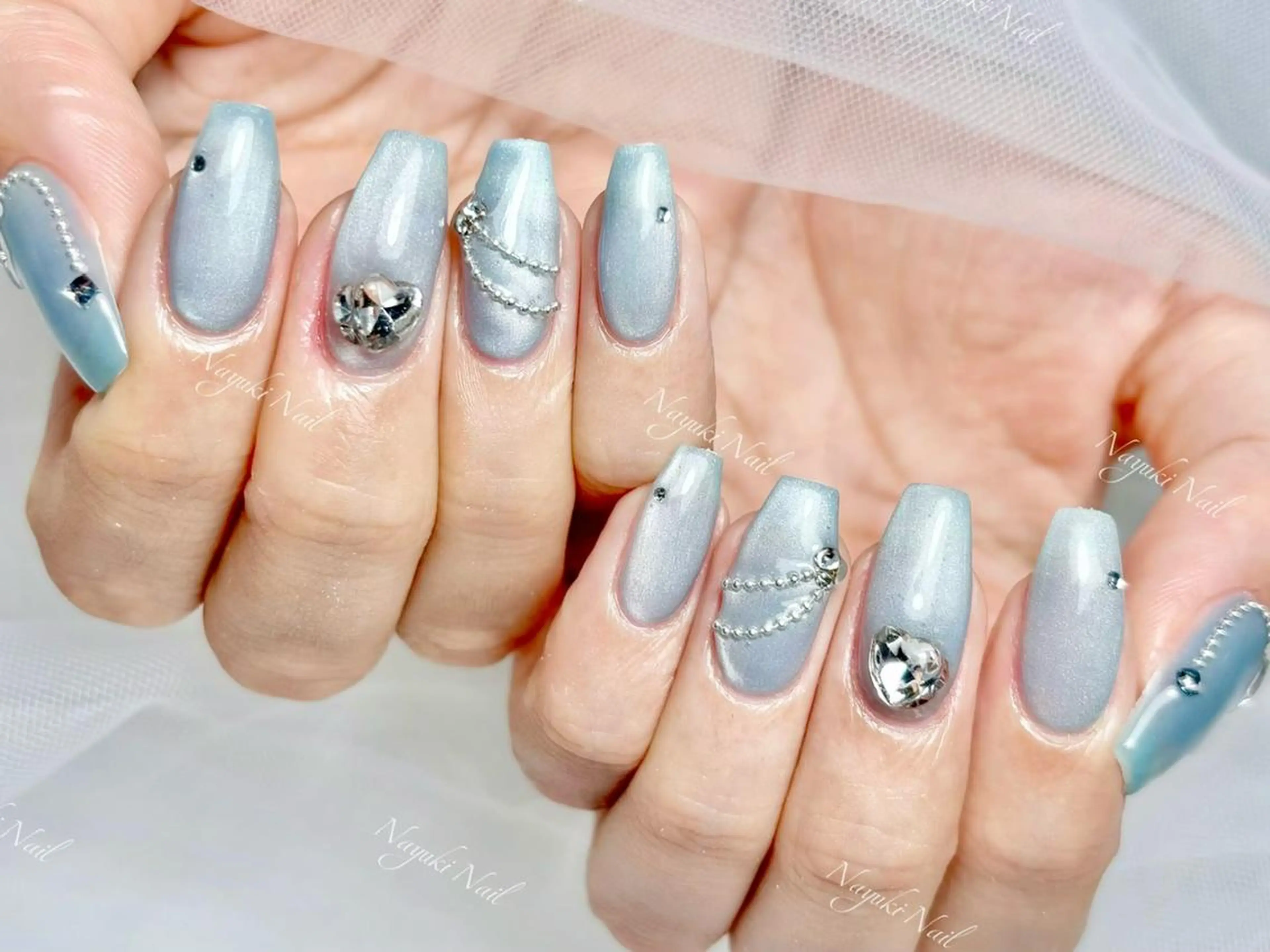 ネイル 🦋 Queenieのネイルデザイン