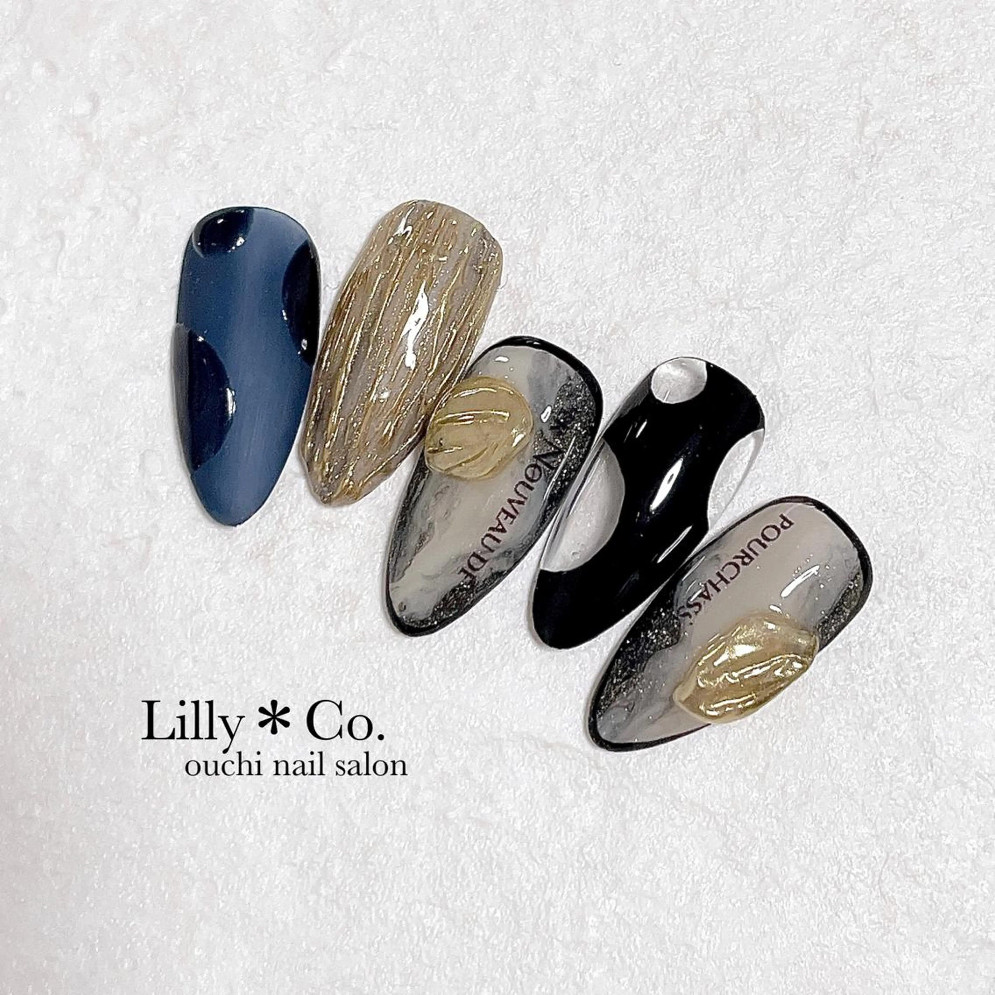 ネイル ハンドネイル ハンドケア Lilly Co.のネイルデザイン