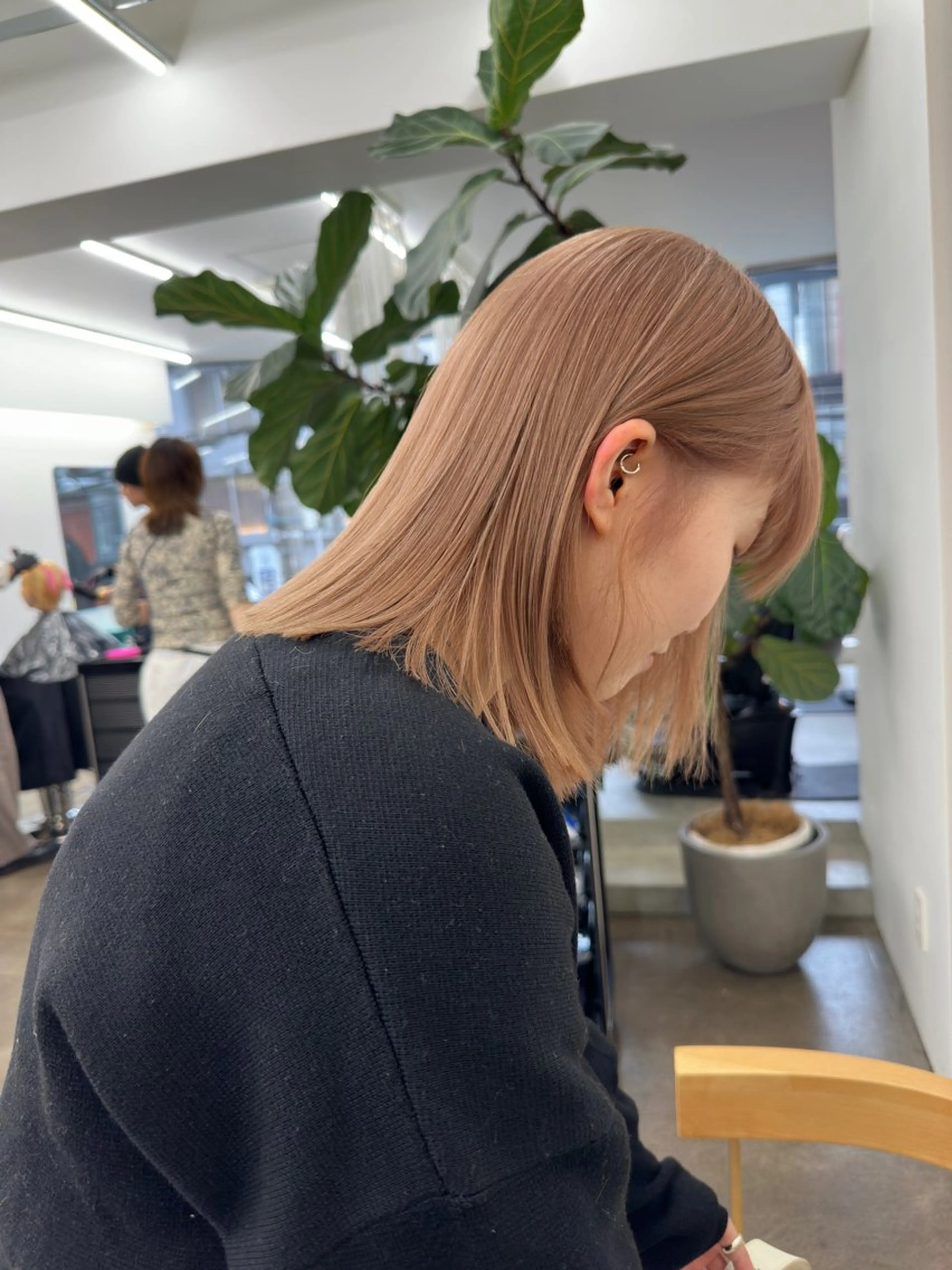 ミディアム カラー ベージュカラー ブリーチ ボブ/レイヤー/ケア パーマ/リュウタのヘアスタイル