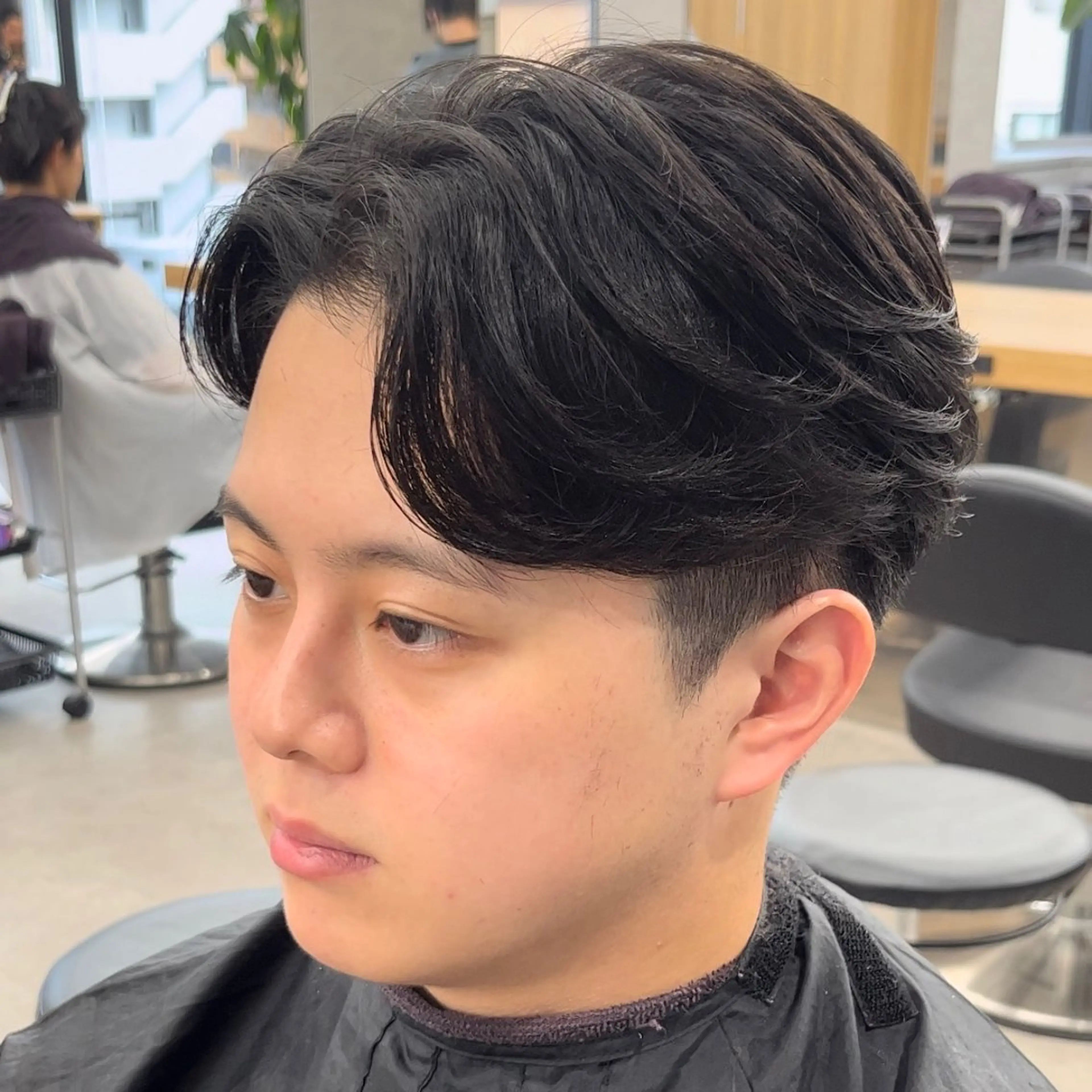 ショート カラー パーマ メンズ メンズパーマ ニュアンスパーマ カット パーマ センターパート マスターかずまのヘアスタイル
