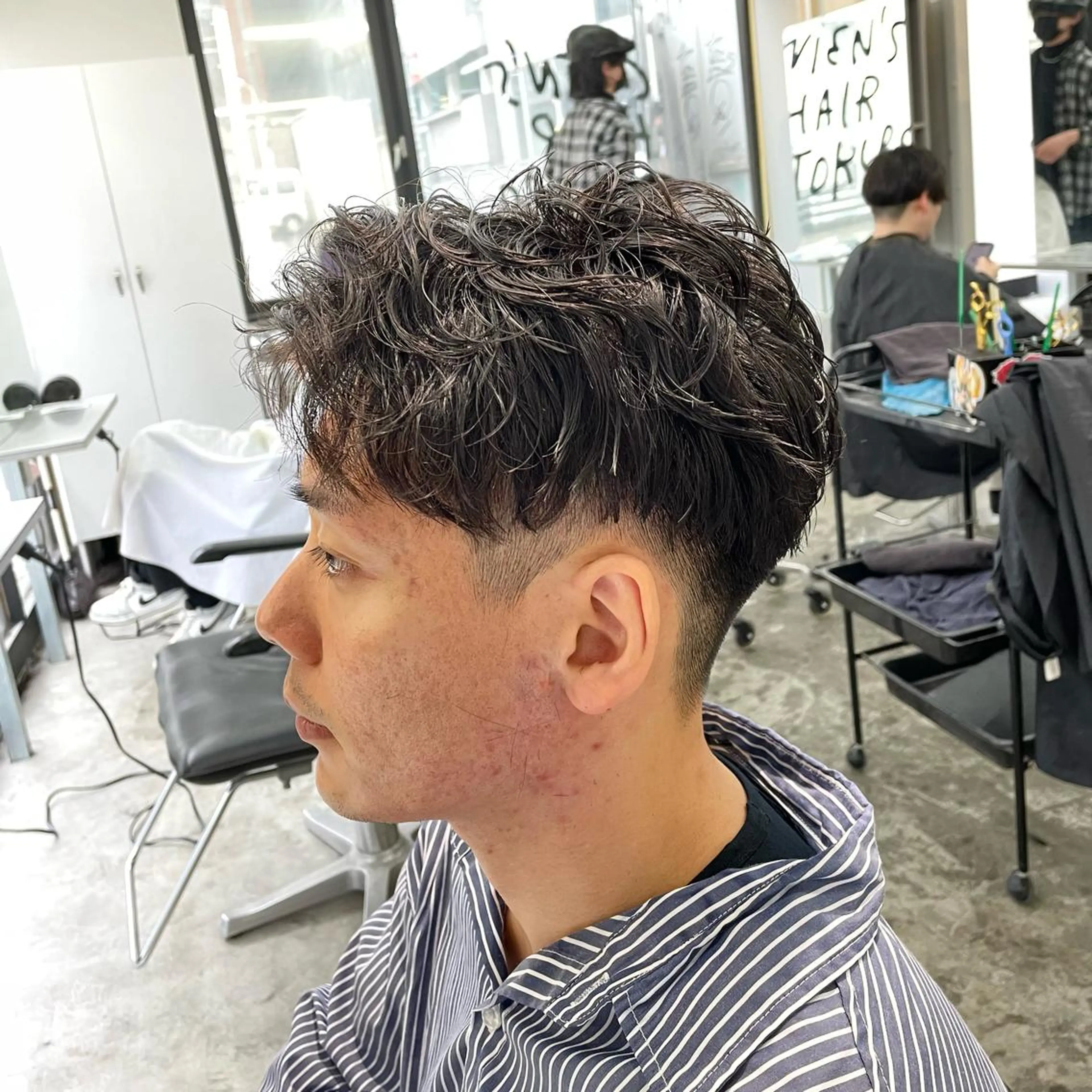 ショート パーマ メンズ マッシュ ショートヘア カット パーマ メンズ特化美容師/ 藤戸 椋のヘアスタイル