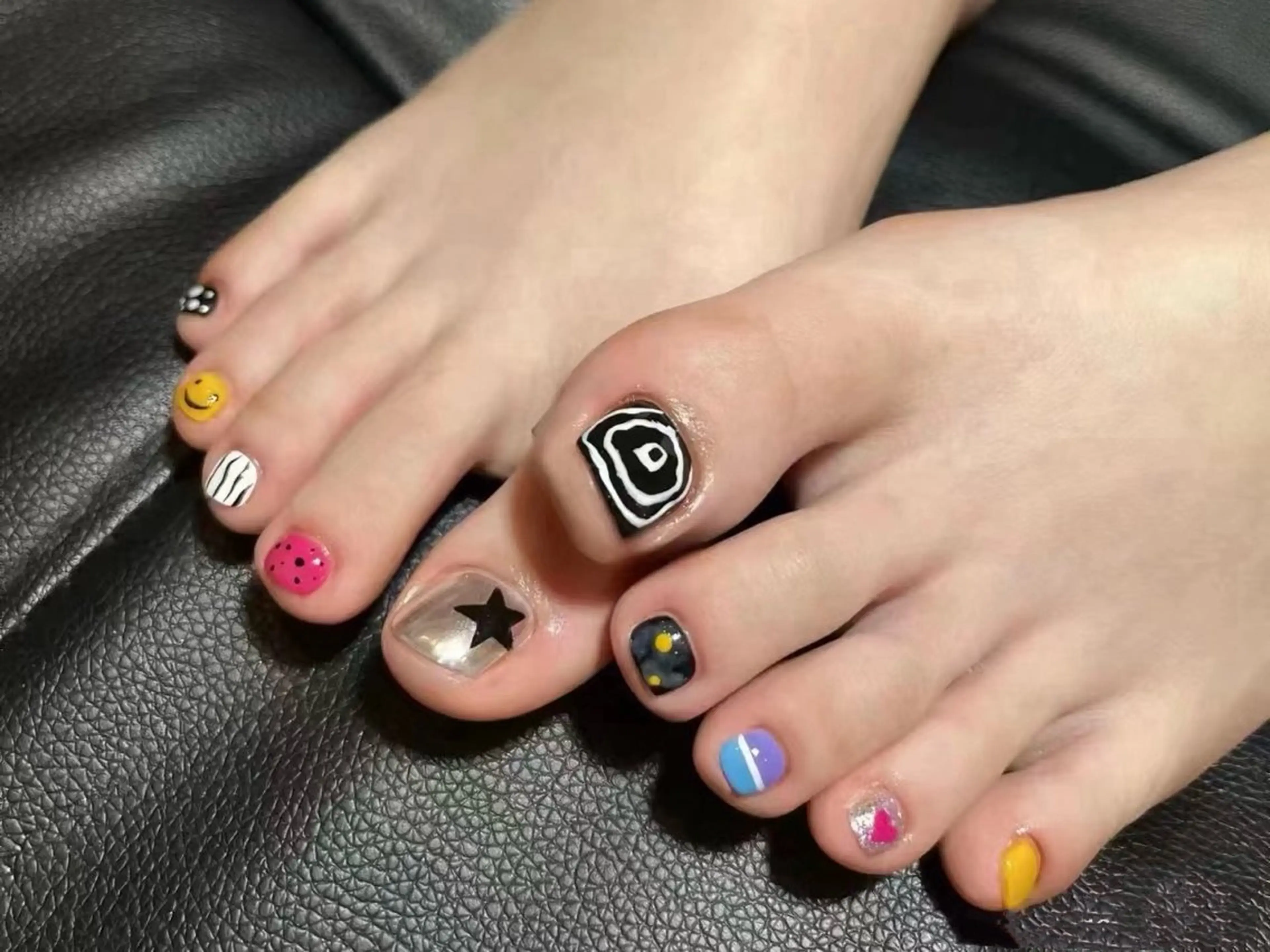 ネイル アートネイル チークネイル 長さ出し フットネイル ジェルネイル ハンドネイル フットネイル ラッキーネイルサロン 西川口東口店のネイルデザイン