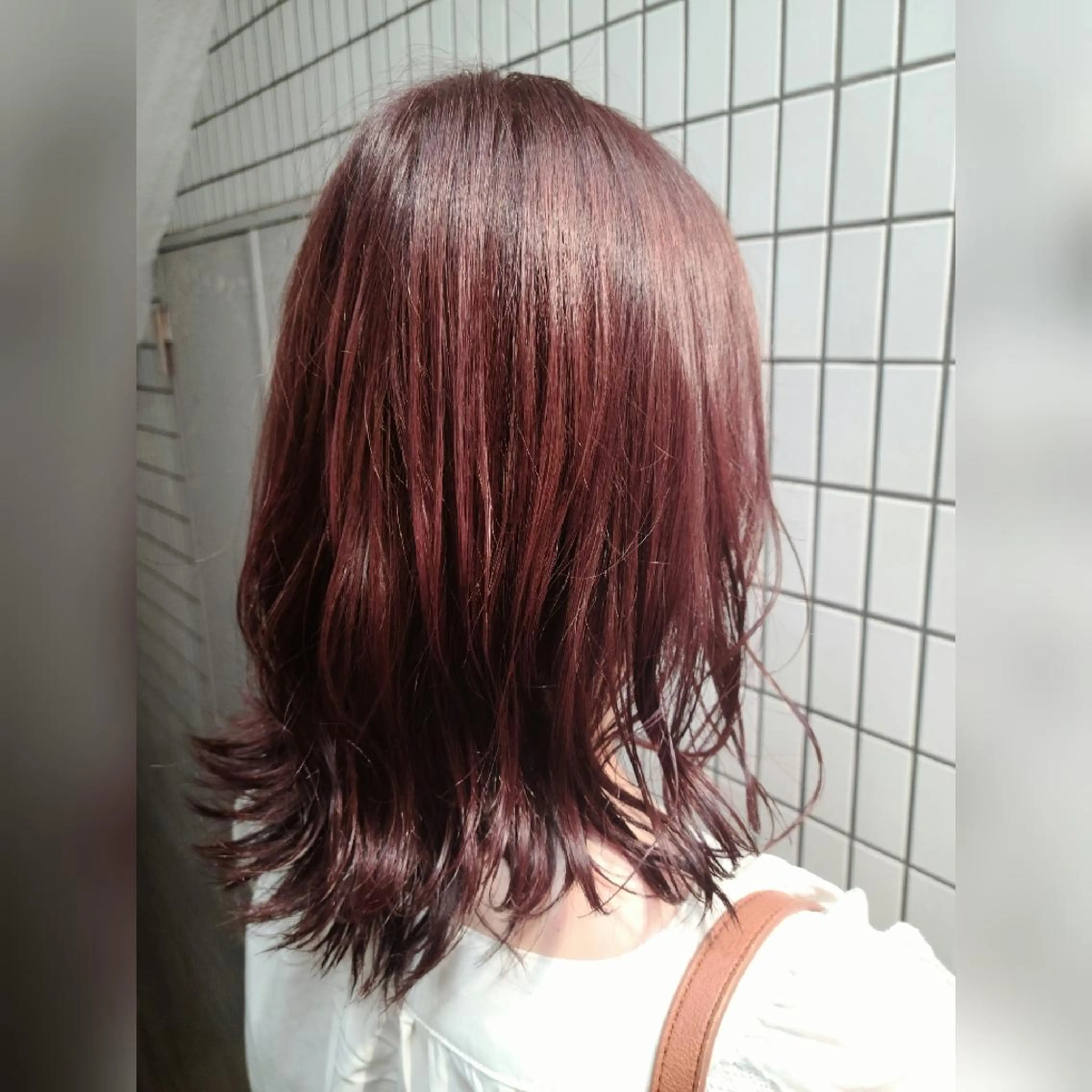 セミロング カラー ブリーチ ブラウンカラー カシス ブリーチなしカラー ピンクカラー [Lil by  JIL BLAN]所属・田中 孝征のヘアスタイル