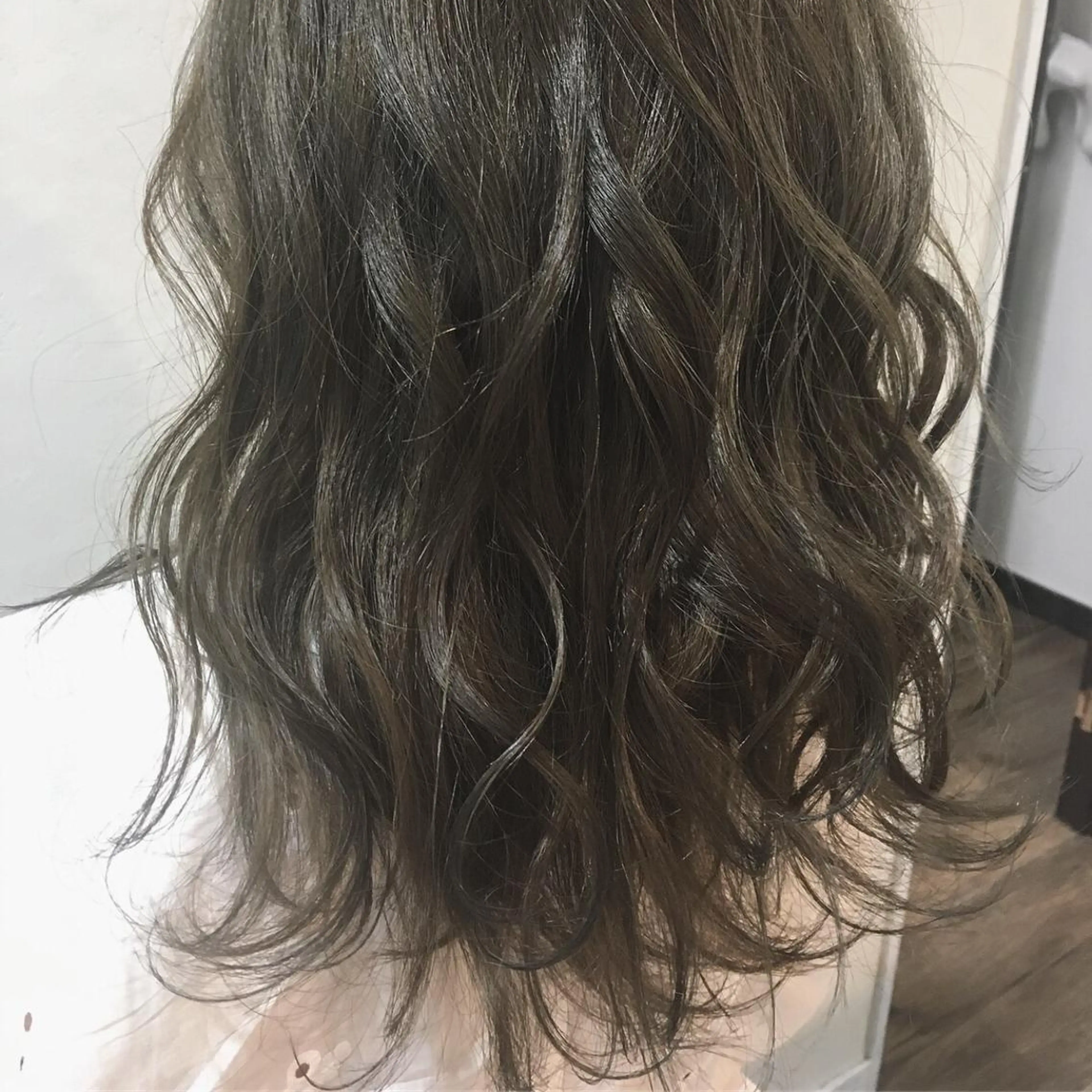 カラー ブリーチ毛縮毛矯正 👑山口のヘアスタイル