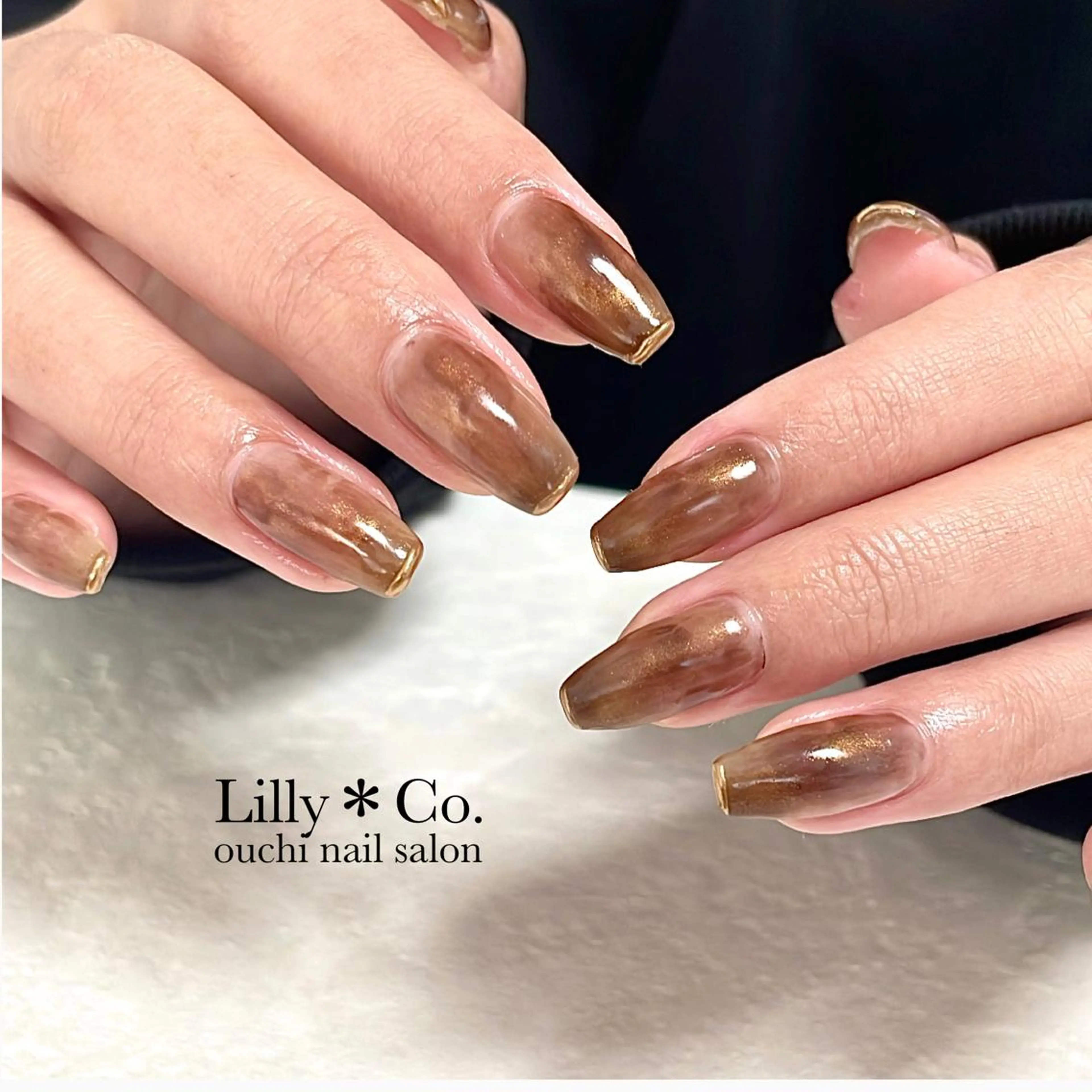 ネイル ブラウン ニュアンスネイル ハンドネイル ハンドケア Lilly Co.のネイルデザイン