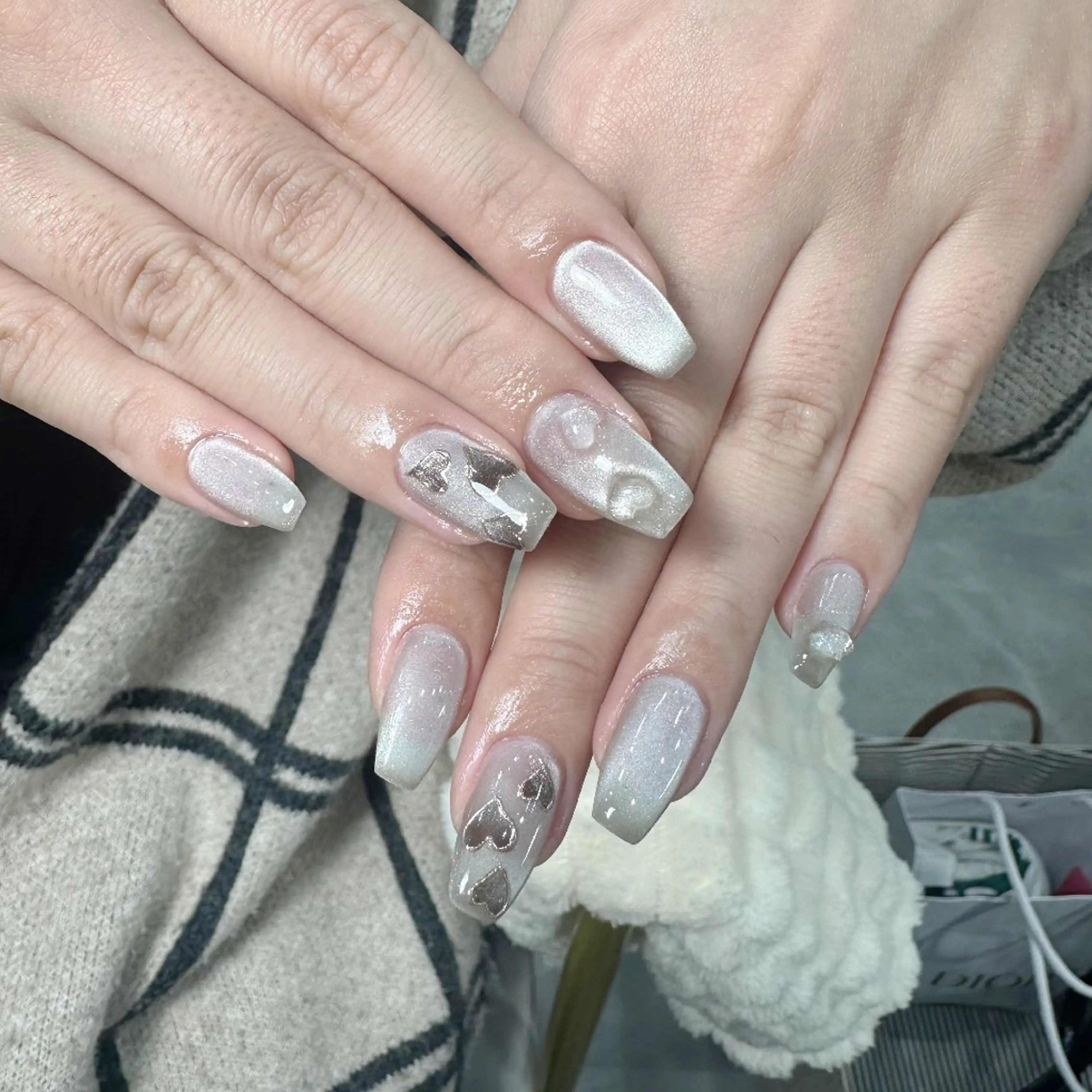 ネイル チークネイル フレンチネイル ジェルネイル ガラスフレンチ キラキラネイル ハンドネイル UM Nail Salonのネイルデザイン