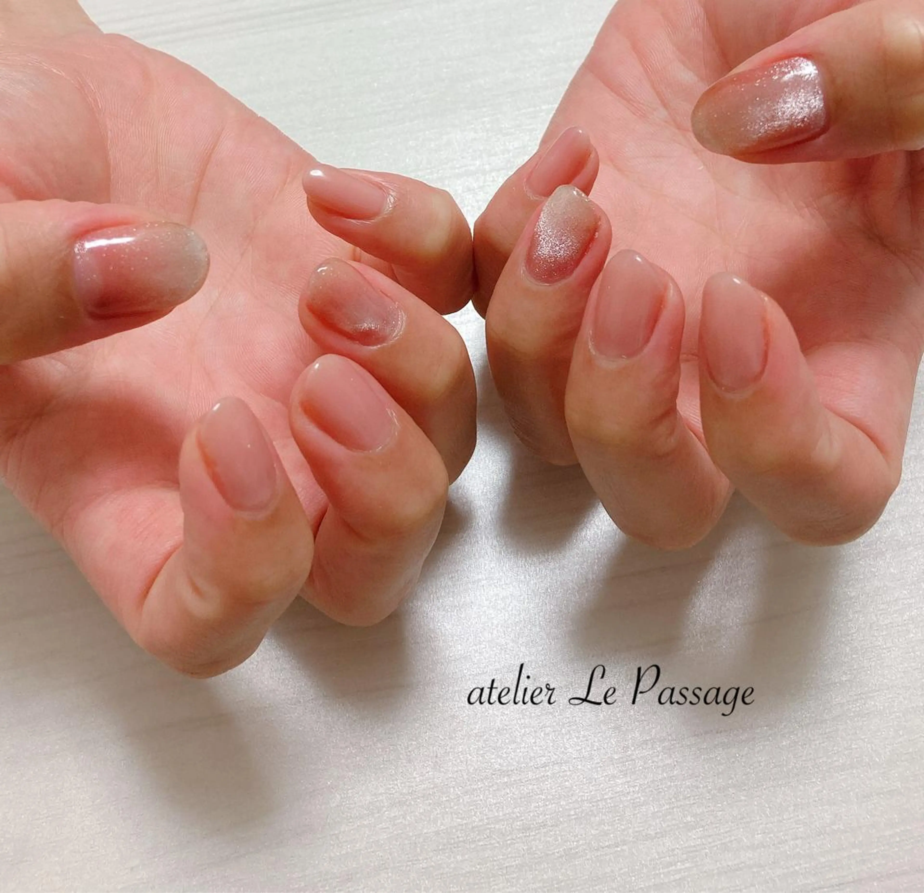 ネイル ジェルネイル キラキラネイル ラメ(グリッター) ニュアンスネイル オフィスネイル Atelier Le Passage所属・h nakatsukaのネイルデザイン