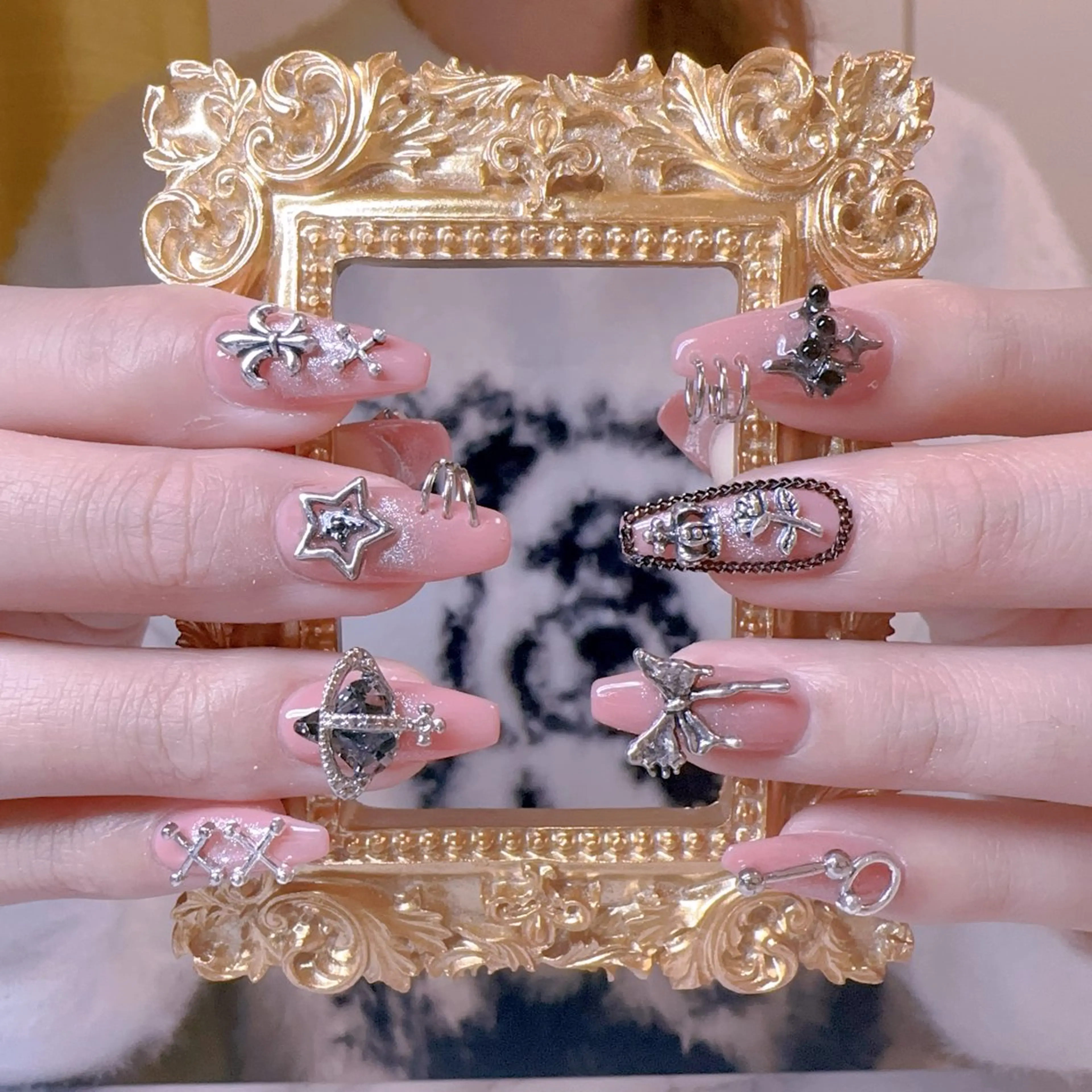 ネイル オーロラネイル フットネイル 韓国ネイル ラメ(グリッター) ラメグラデーション ハンドネイル Belle nail salon 新小岩のネイルデザイン