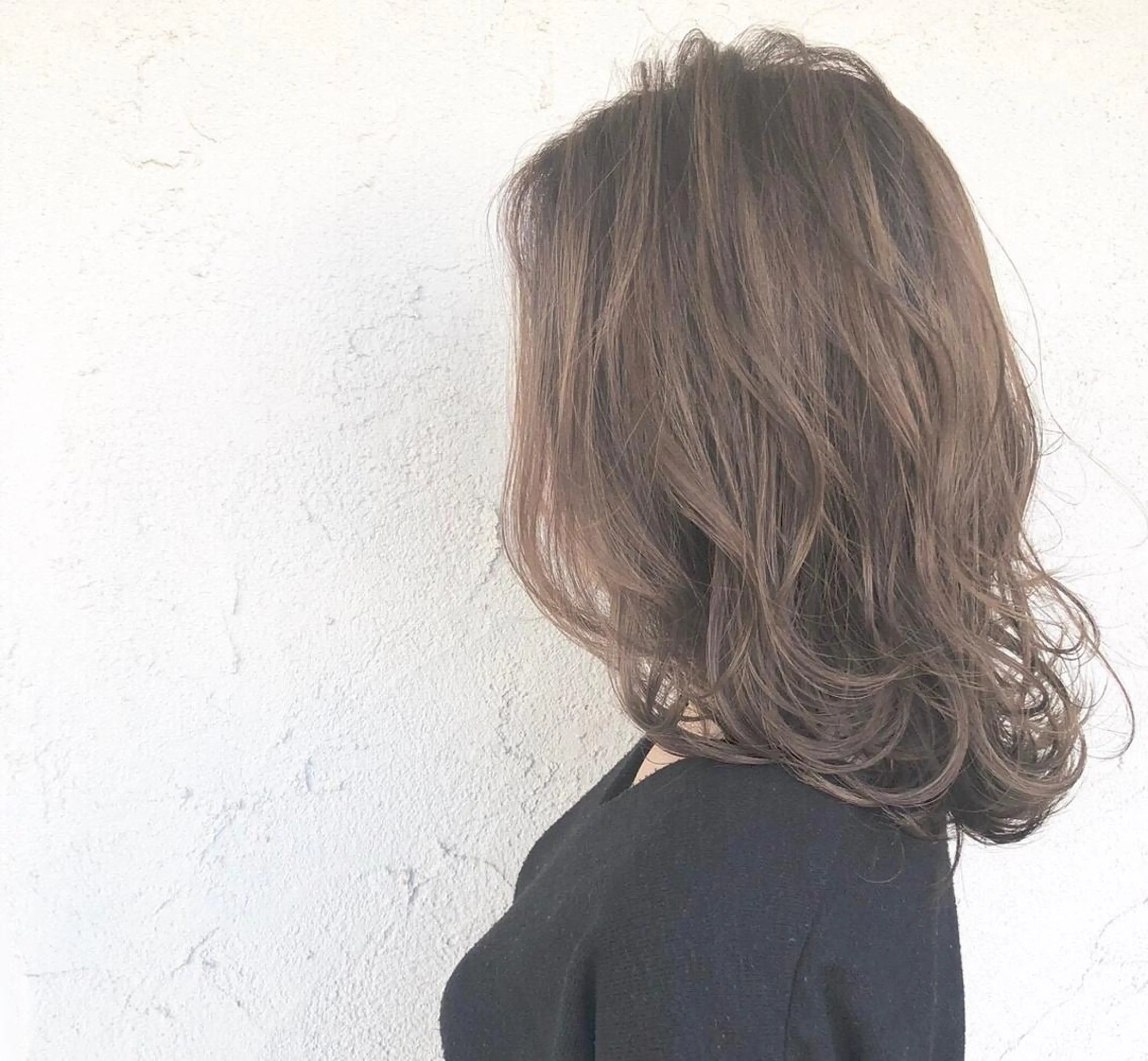 ロング シールエクステ/ ハイトーンカラーのヘアスタイル