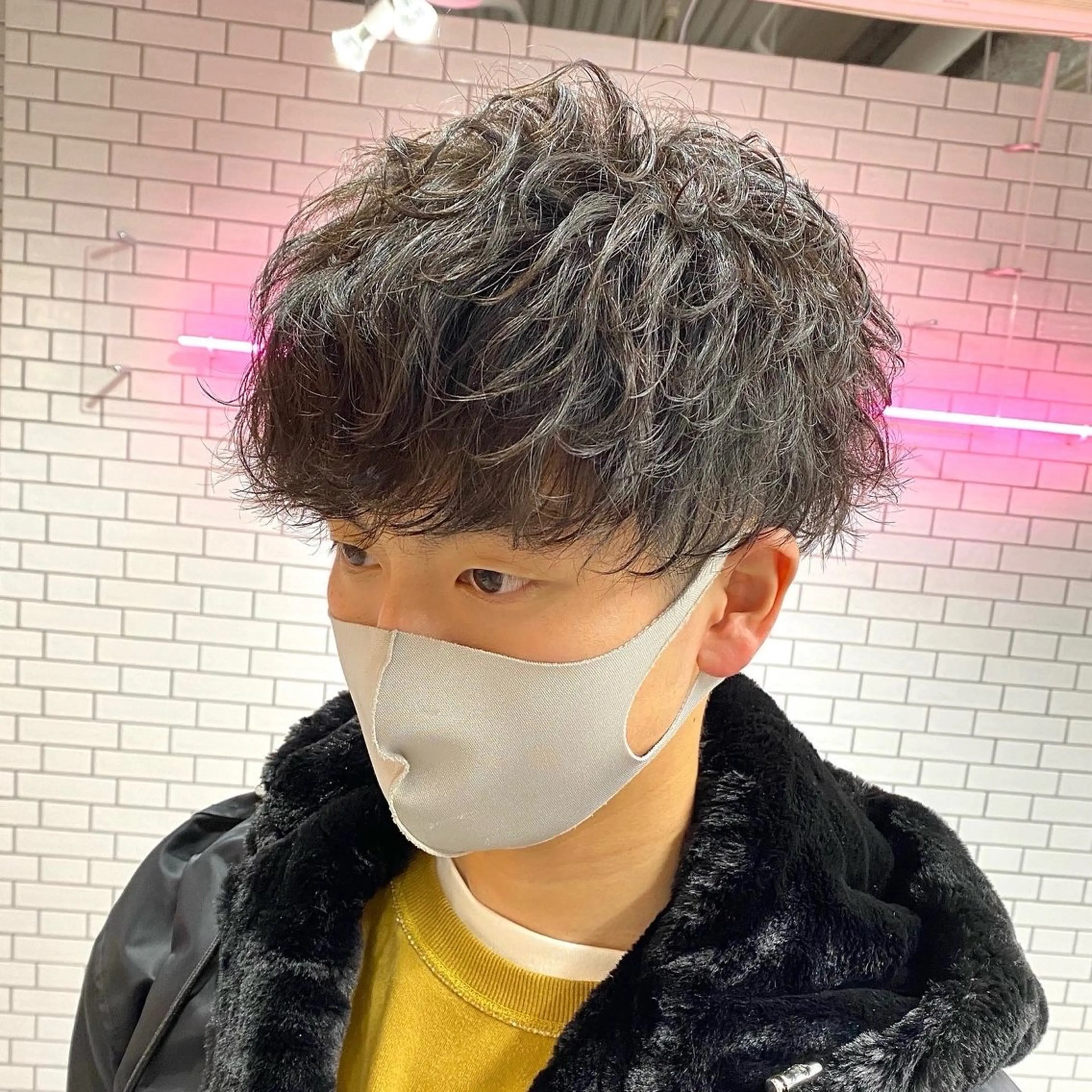 ショート パーマ メンズ センターパート メンズハイライト メンズメッシュ メンズパーマ スパイキーショート 心斎橋メンズパーマ/ シャドウ/山下拓実のヘアスタイル