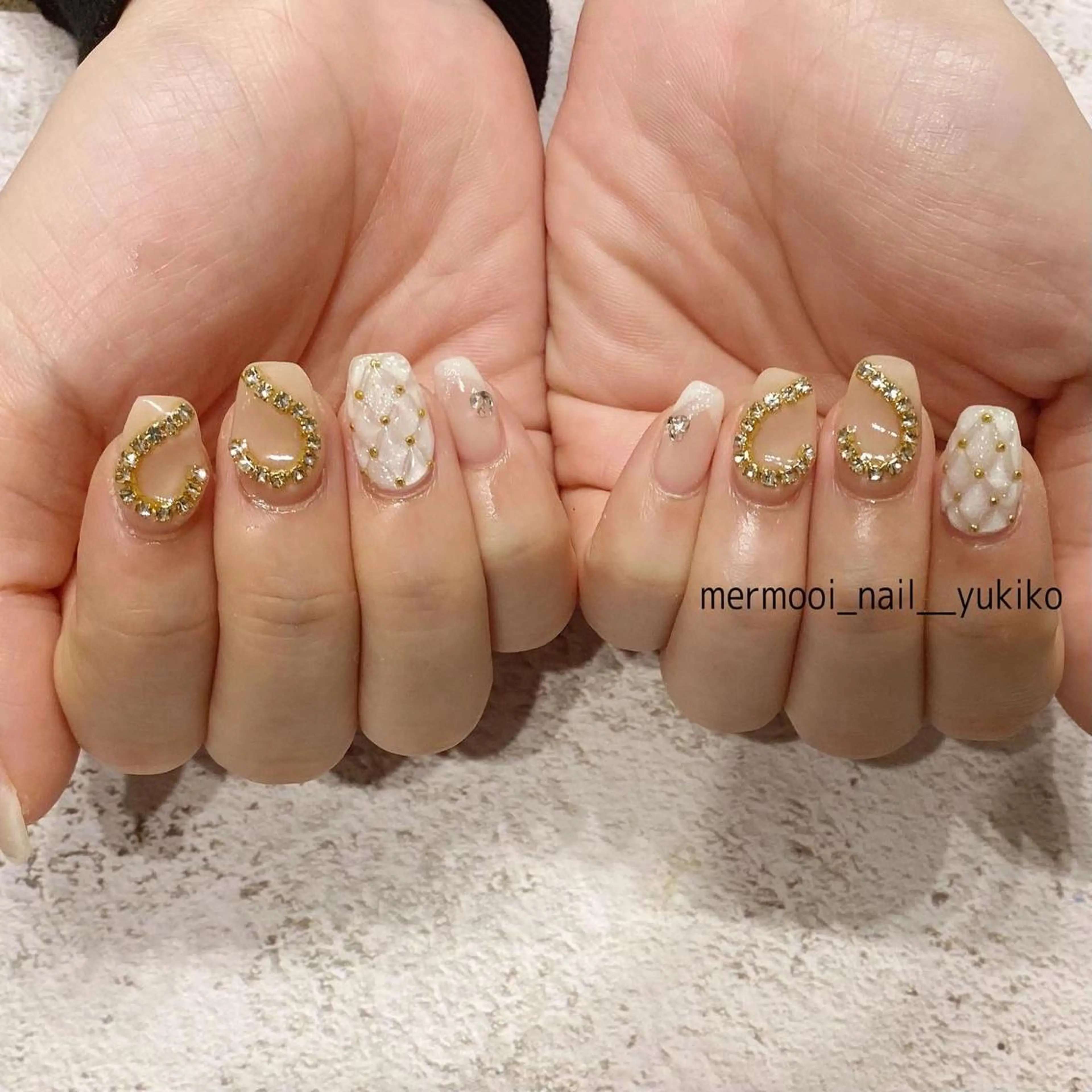 ネイル ハート 韓国ネイル スクエアネイル ストーンネイル ワンホンネイル ハンドネイル melu所属・melu yukikoのネイルデザイン