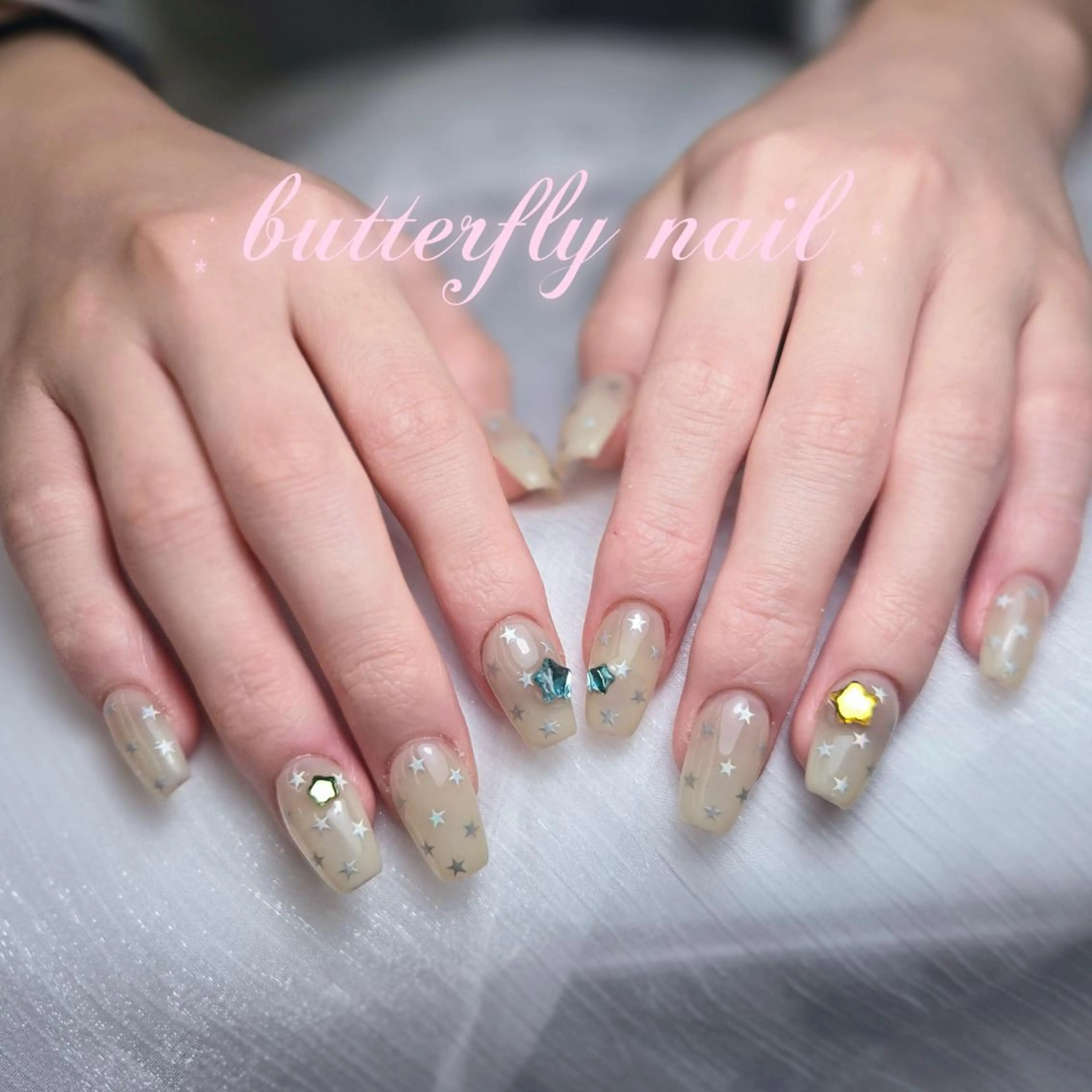 ネイル 蝶々ネイル サロンのネイルデザイン