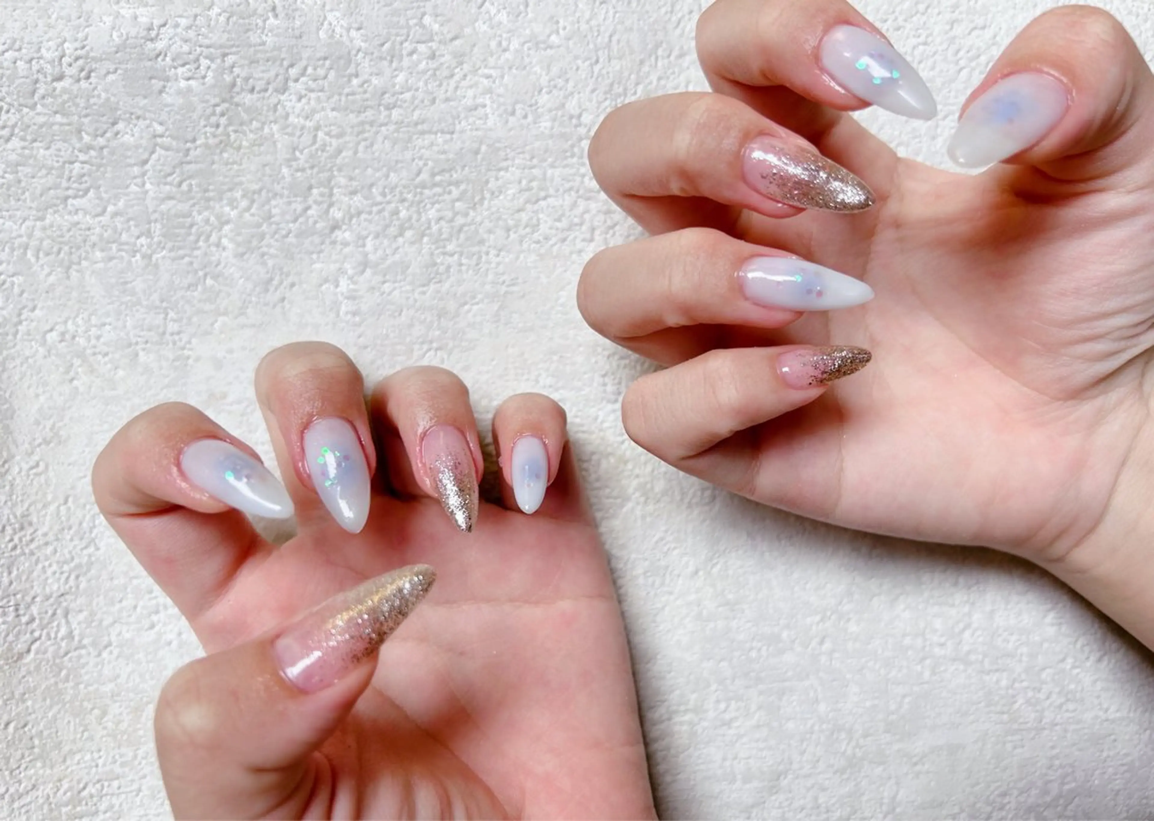 ネイル オーロラネイル ブルー チークネイル フットネイル フレンチネイル kiki nail &brow二子玉川の眉毛・アイブロウイメージ