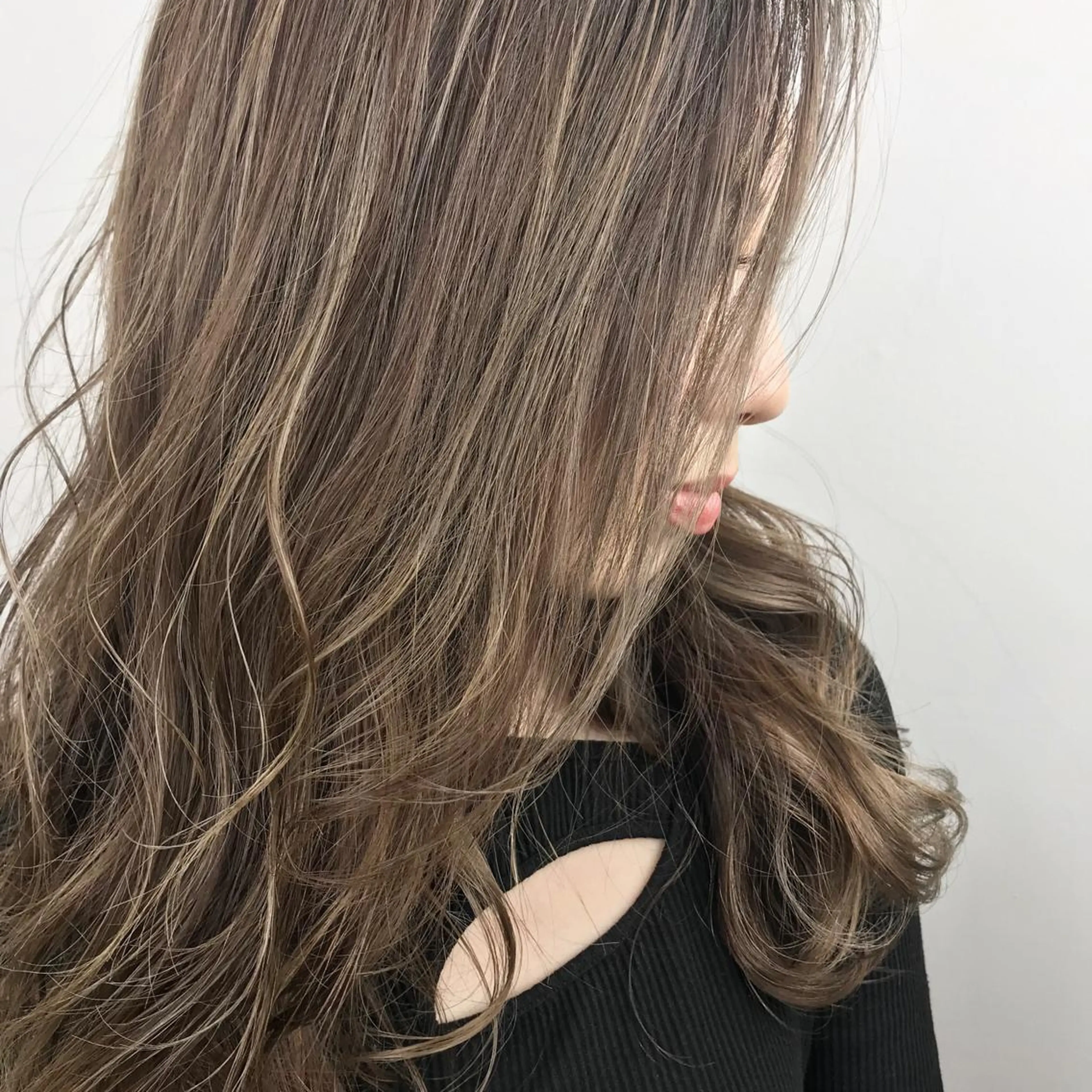 ロング カラー グラデーションカラー ハイライトカラー ハイライト メンズサロン　アソビ元町店所属・メンズサロン アソビ元町のヘアスタイル