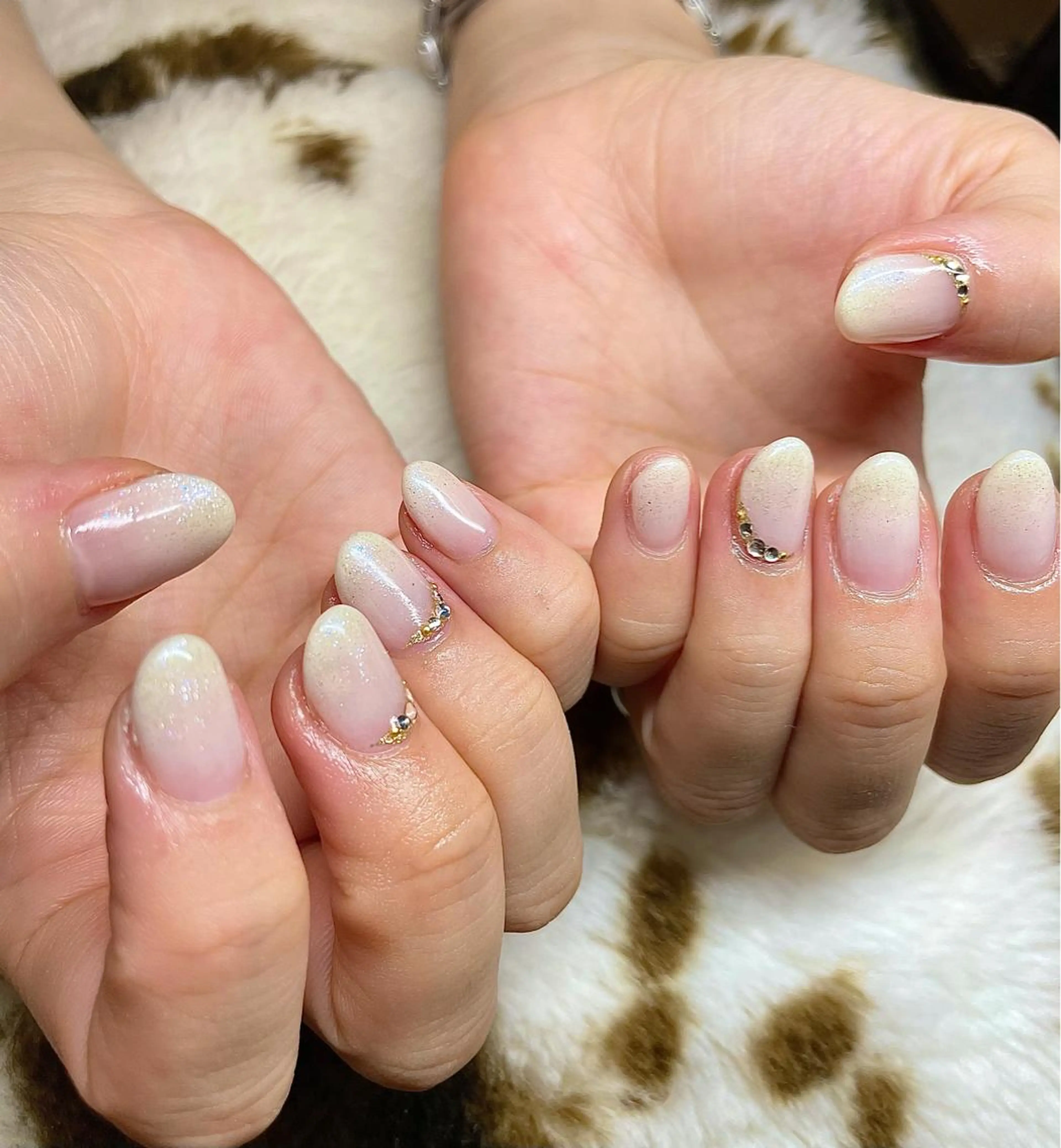 ミディアム カラー パーマ ヘアアレンジ メンズ キッズ ネイル マツエク・マツパ グラデーションカラー グラデーション ホワイト ハンドネイル ハンドケア nail&eye Aoのマツエク・マツパデザイン