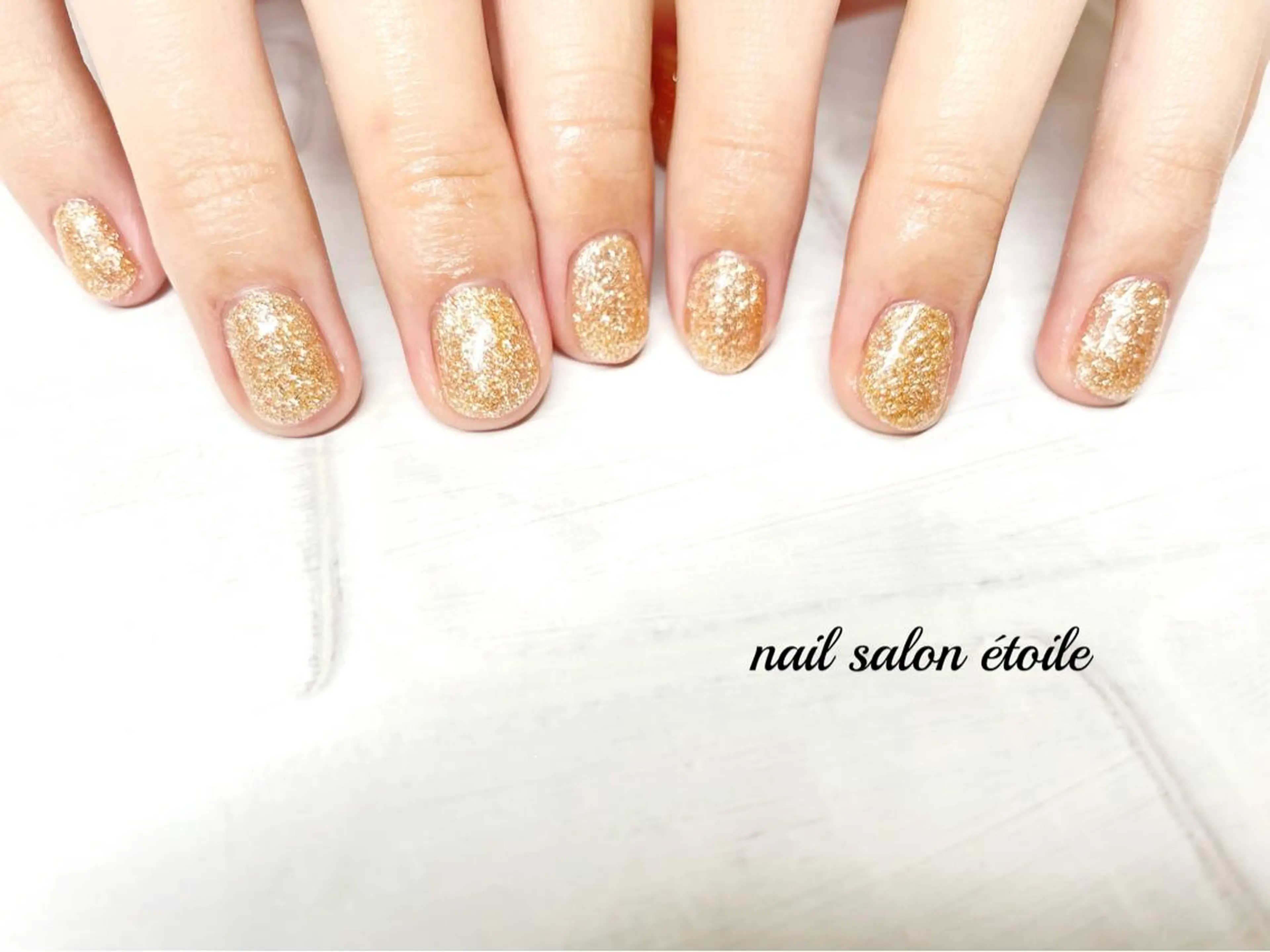 ネイル ジェルネイル ゴールド ラメ(グリッター) ワンカラーネイル ハンドネイル nail salon étoileのネイルデザイン