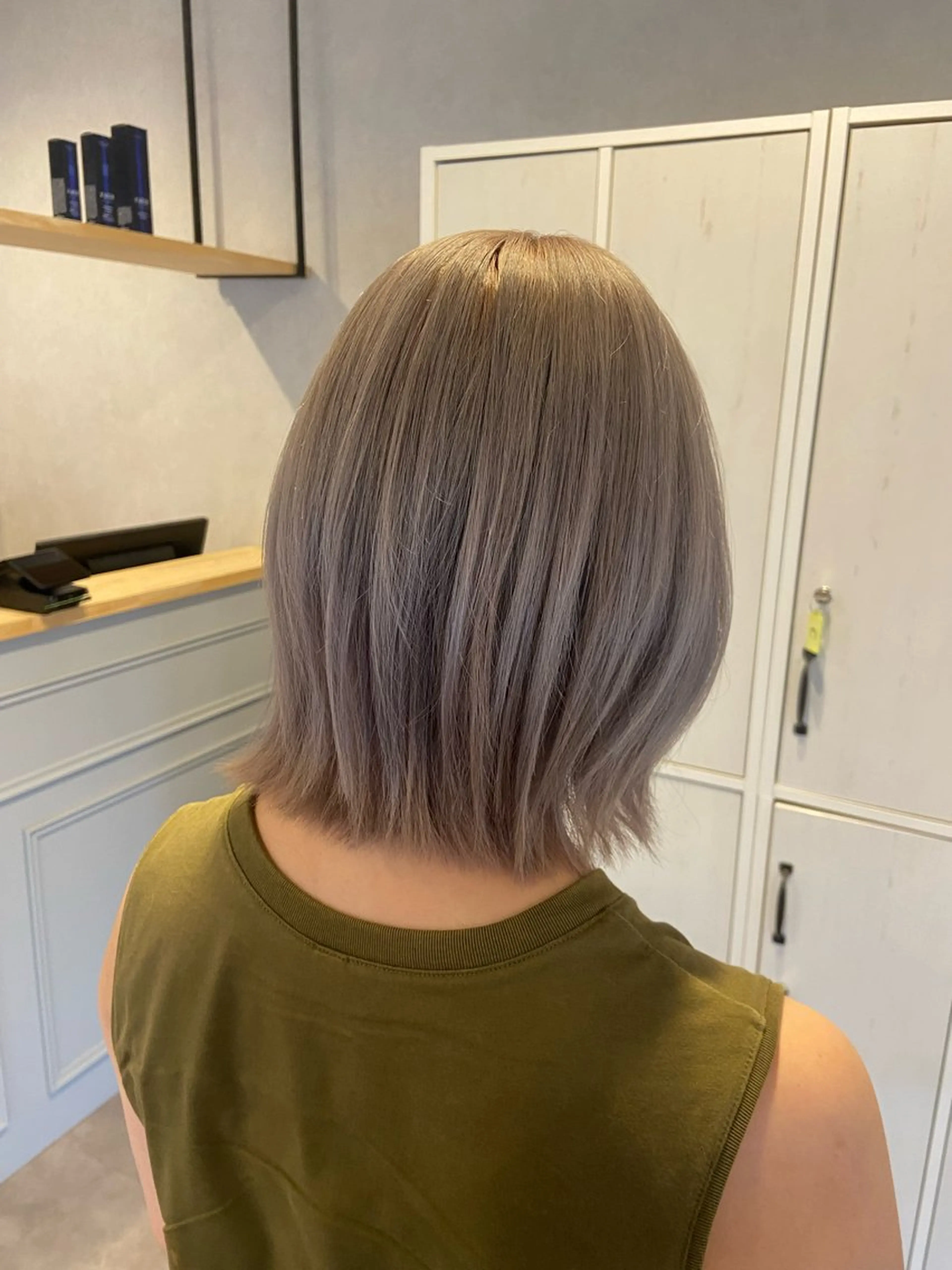 ショート カラー ブリーチ カット ヘアカラー ELLE&SALLY 石野のヘアスタイル