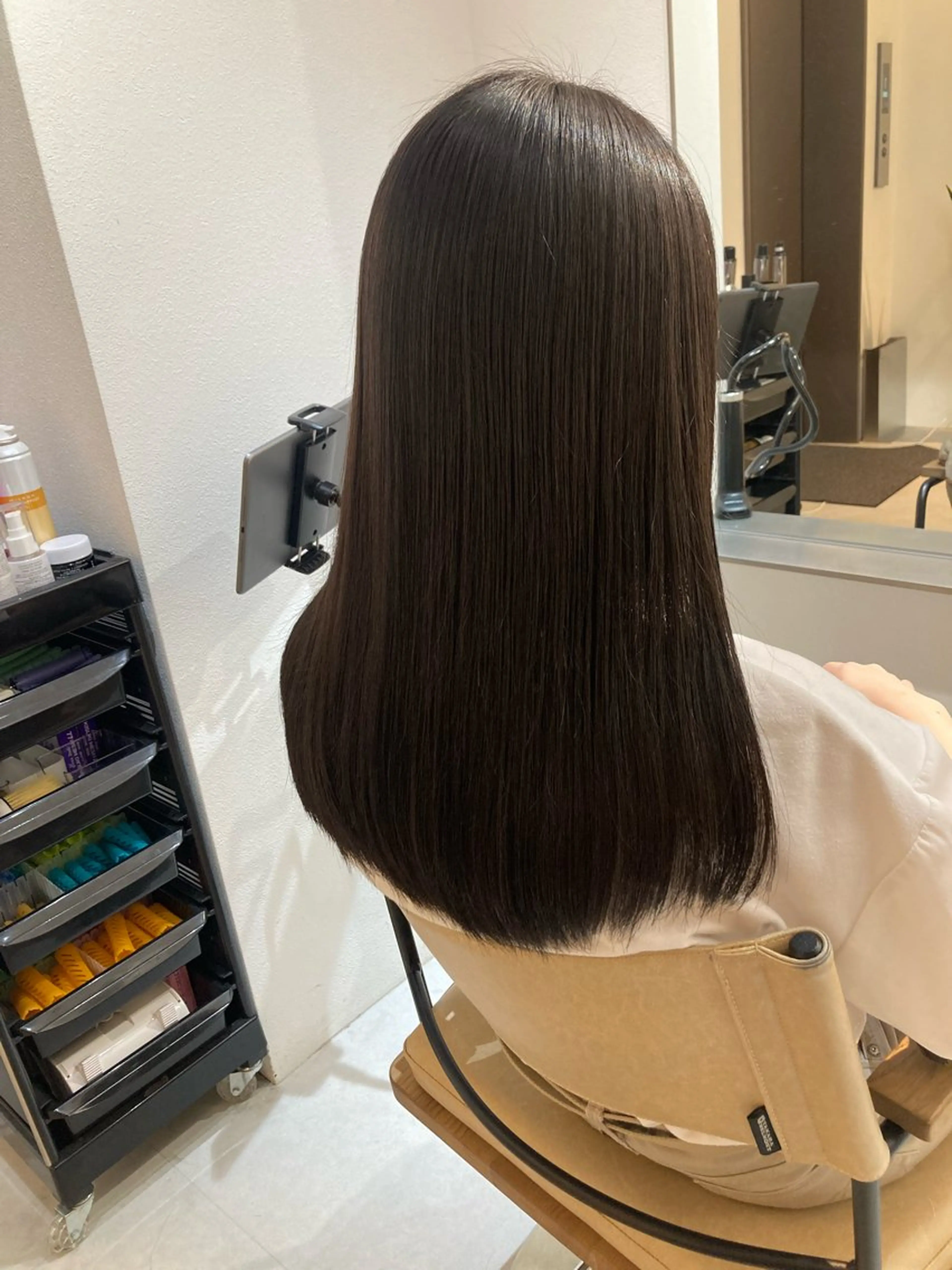 ロング ✨色持ちの良い艶 カラー✨蟹江真世のヘアスタイル