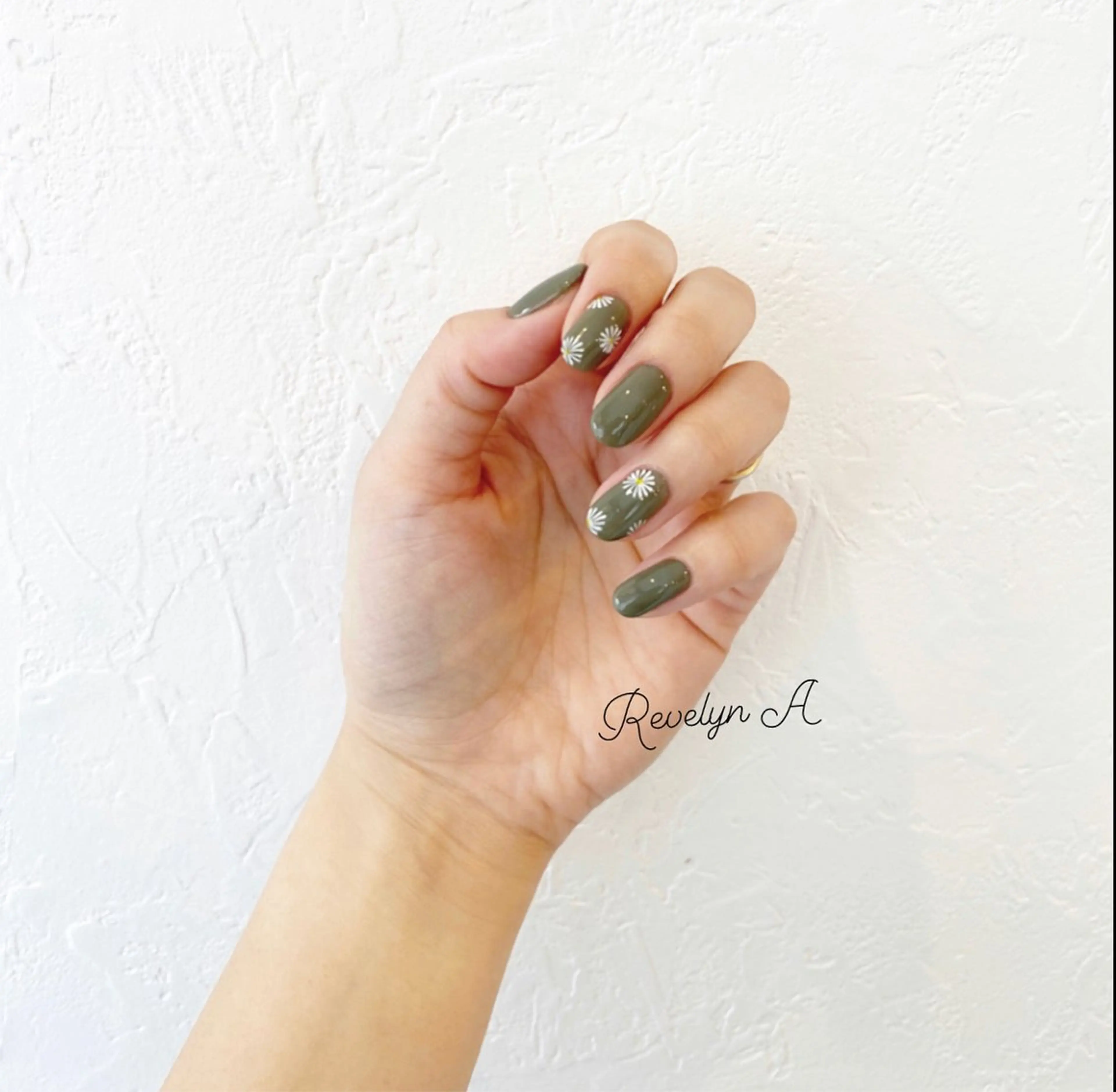 ネイル シンプルネイル Revelyn•A Akemiのネイルデザイン