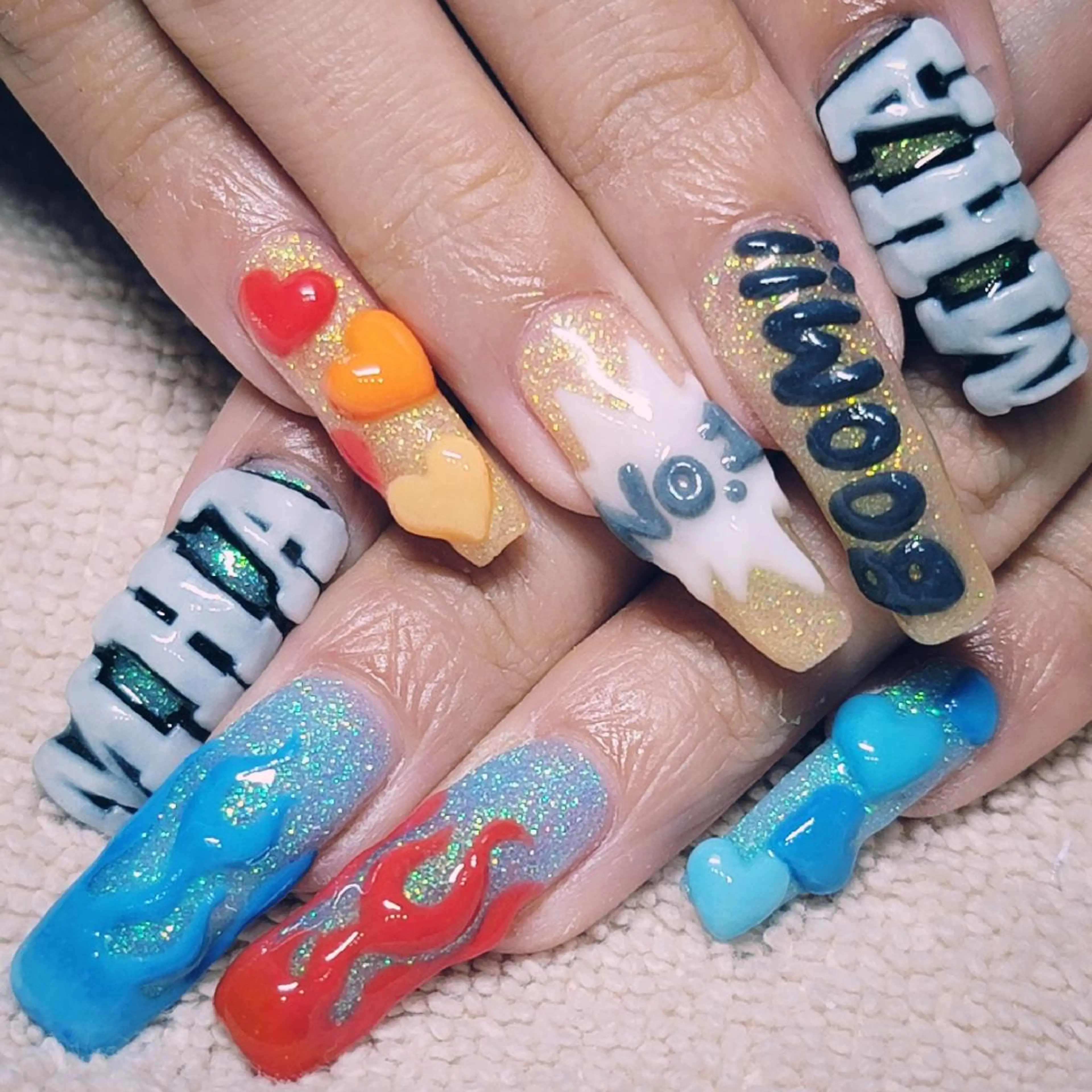 ネイル ラメ(グリッター) 水色 黄色 ハンドネイル よしだ ひろきのネイルデザイン