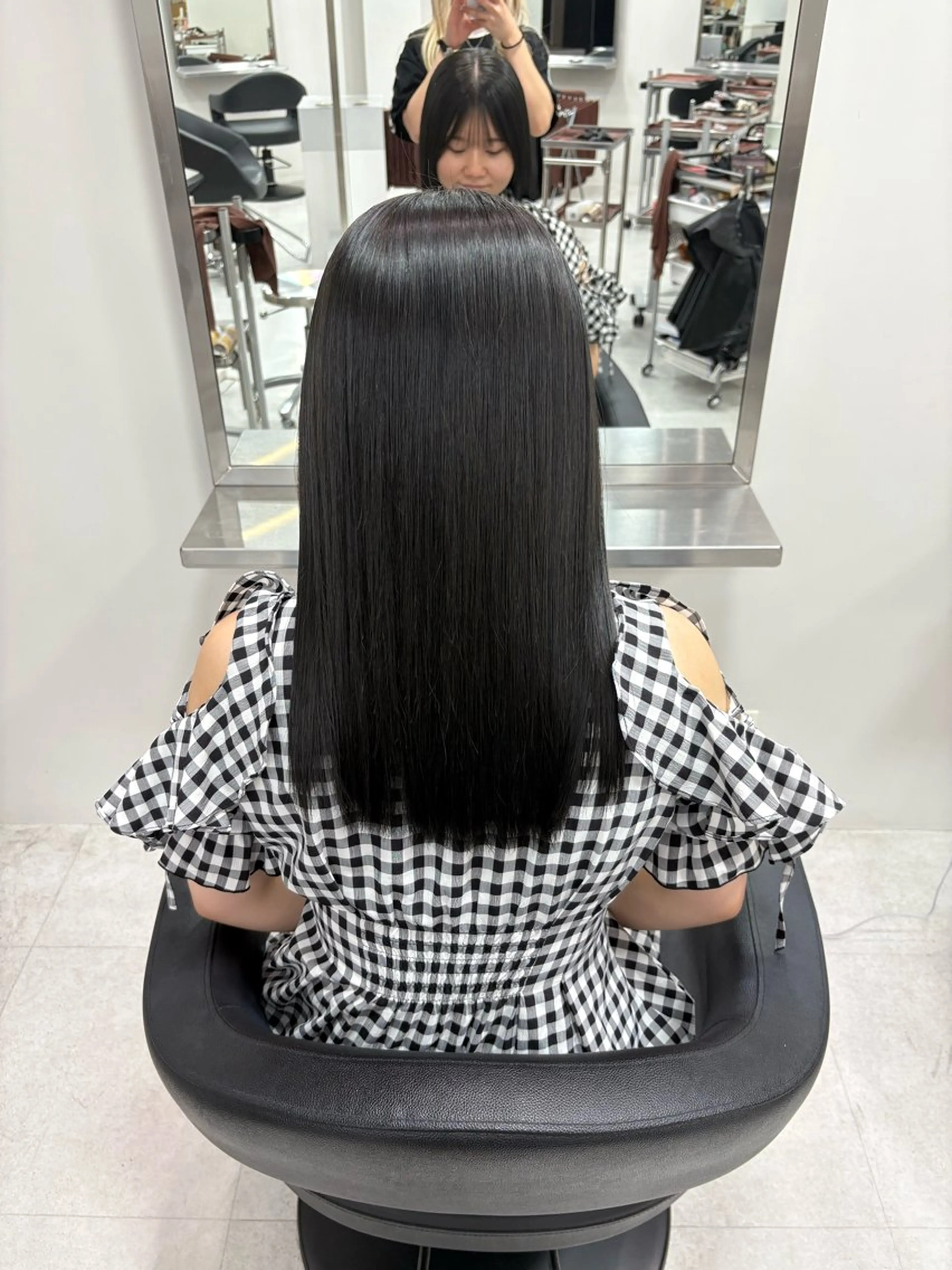 ロング カラー 透明感カラー ダークグレー ダークグレージュ グレージュ ブリーチ得意です♡ Reinaのヘアスタイル