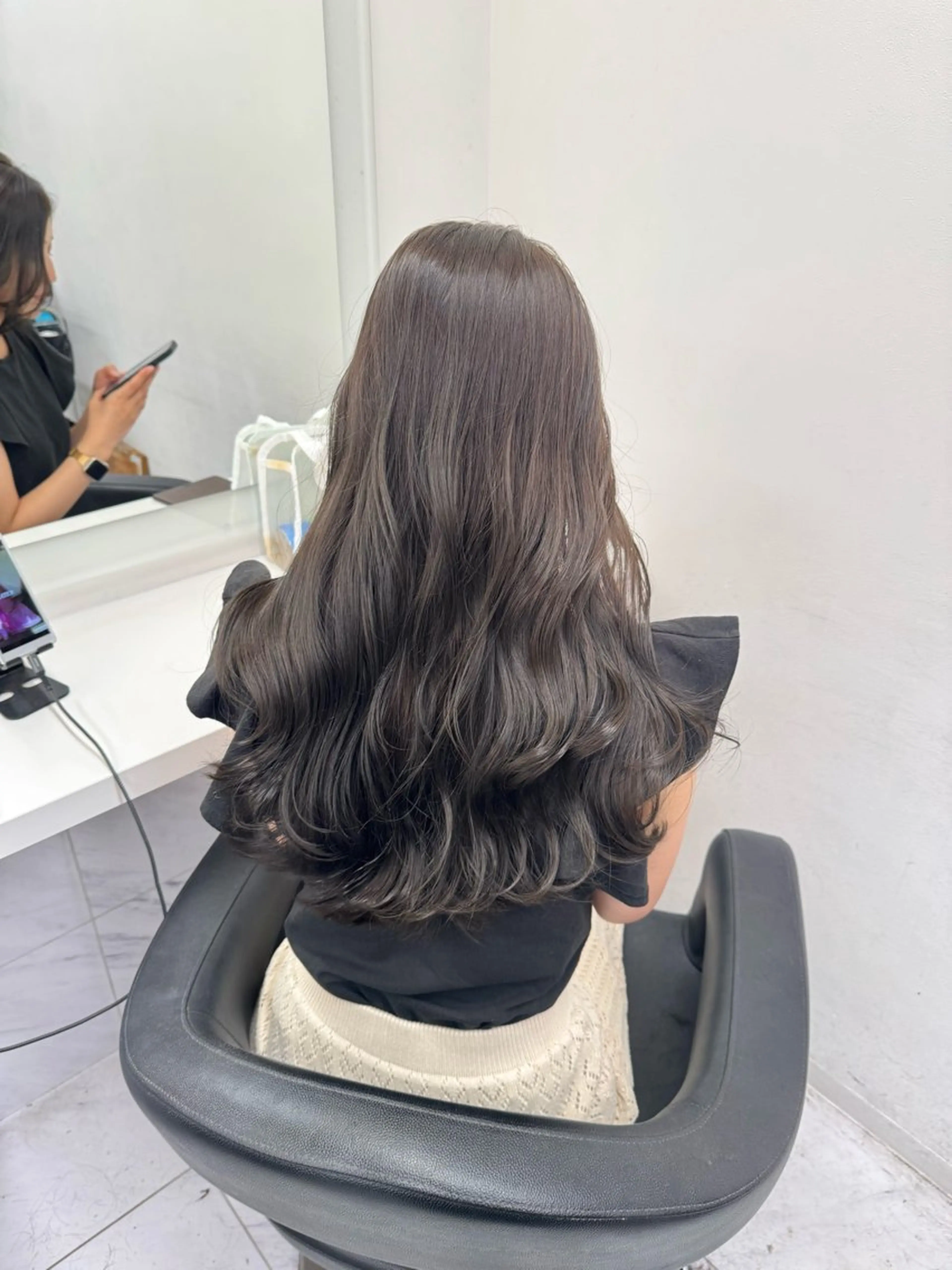 セミロング カラー ヘアアレンジ グレージュ ヘアカラー トリートメント ヘアセット 顔まわりカット の達人のヘアスタイル