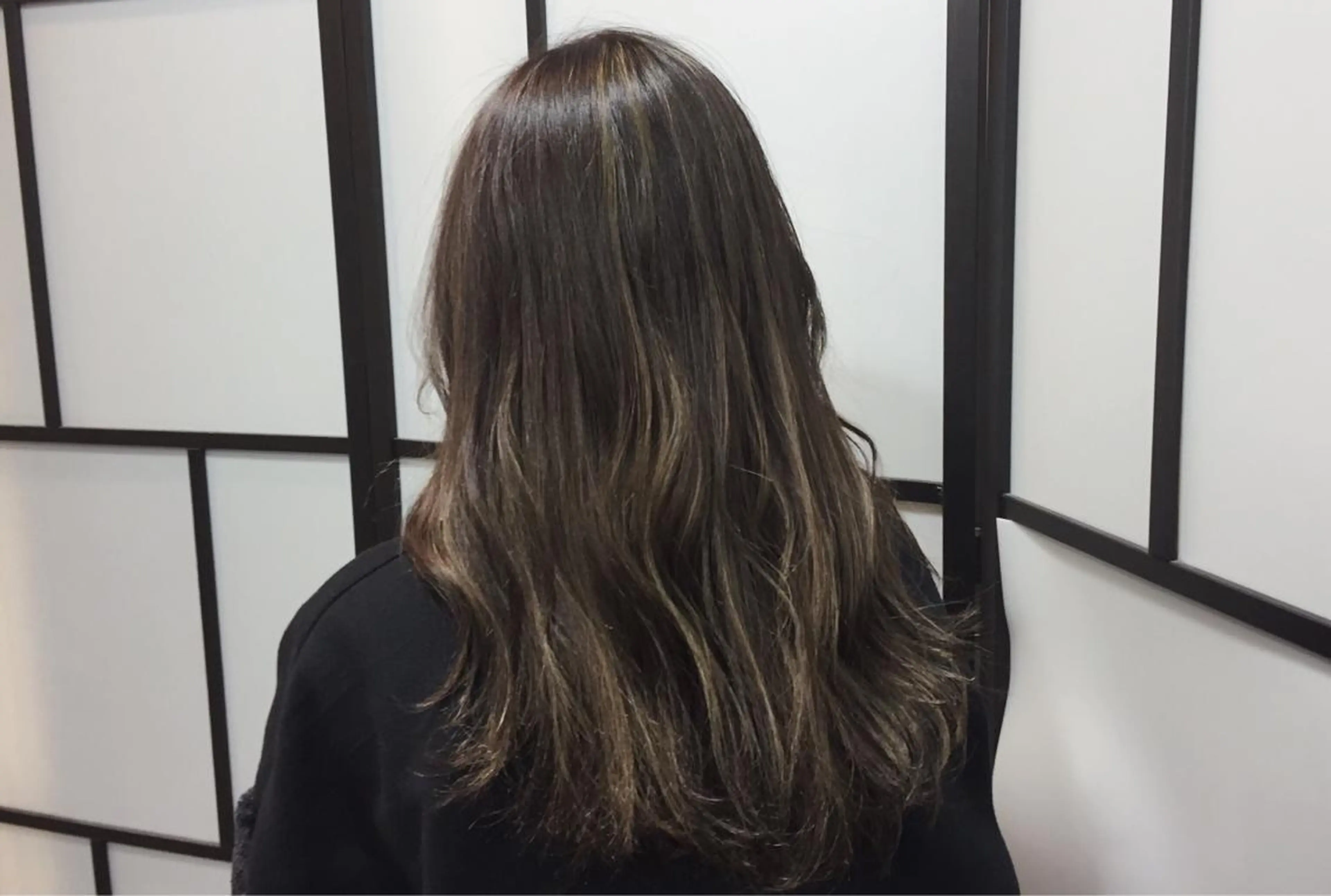 セミロング カラー グレージュ ハイライトカラー イルミナカラー ハイライト トリートメント 🌈髪質改善カラーの 🌈坂本侑樹のヘアスタイル