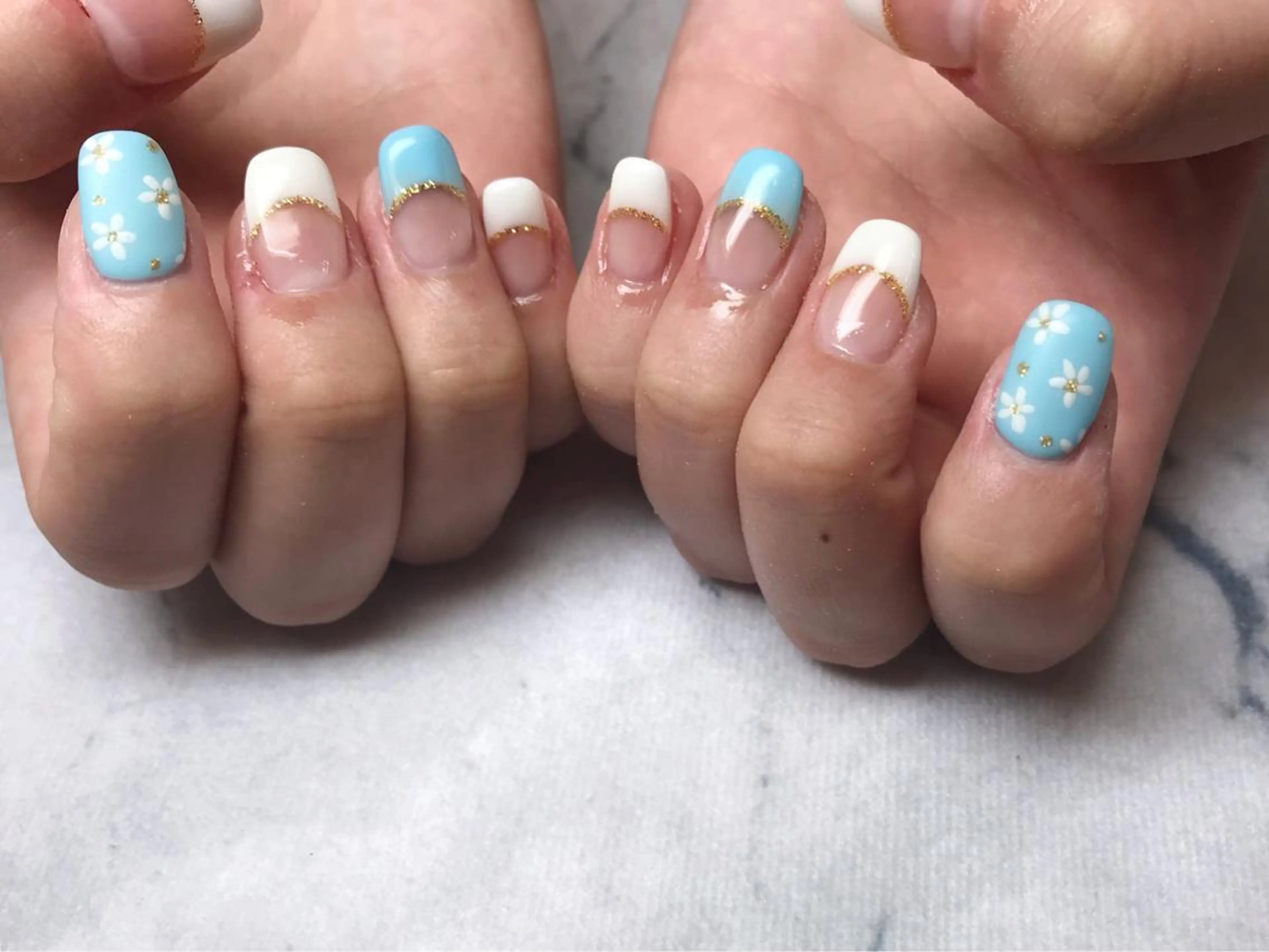 ネイル ネイルリボン 受付スタッフのネイルデザイン