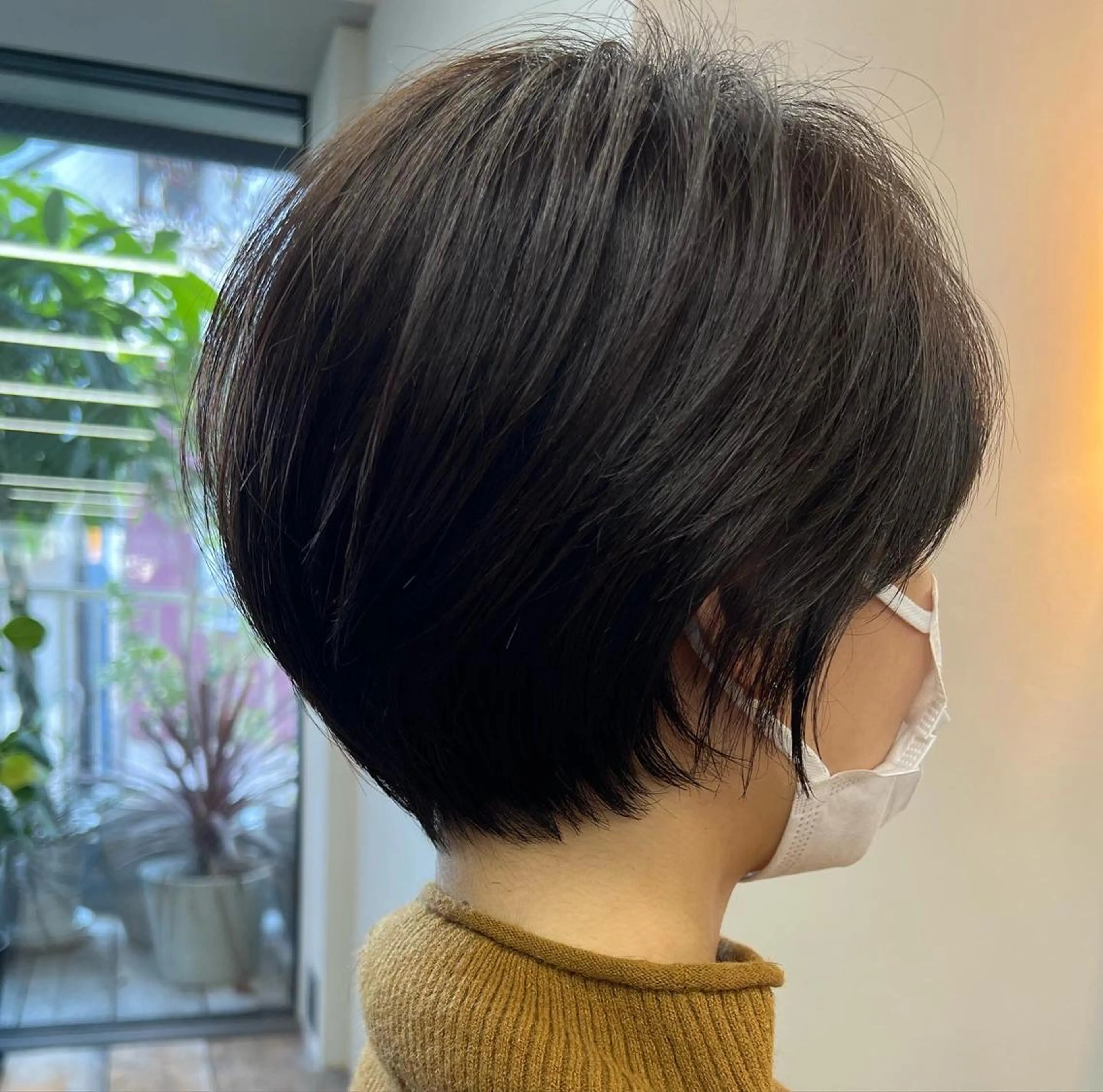 ショート 美髪に人生を賭けた 白髪と癖毛特化美容師のヘアスタイル