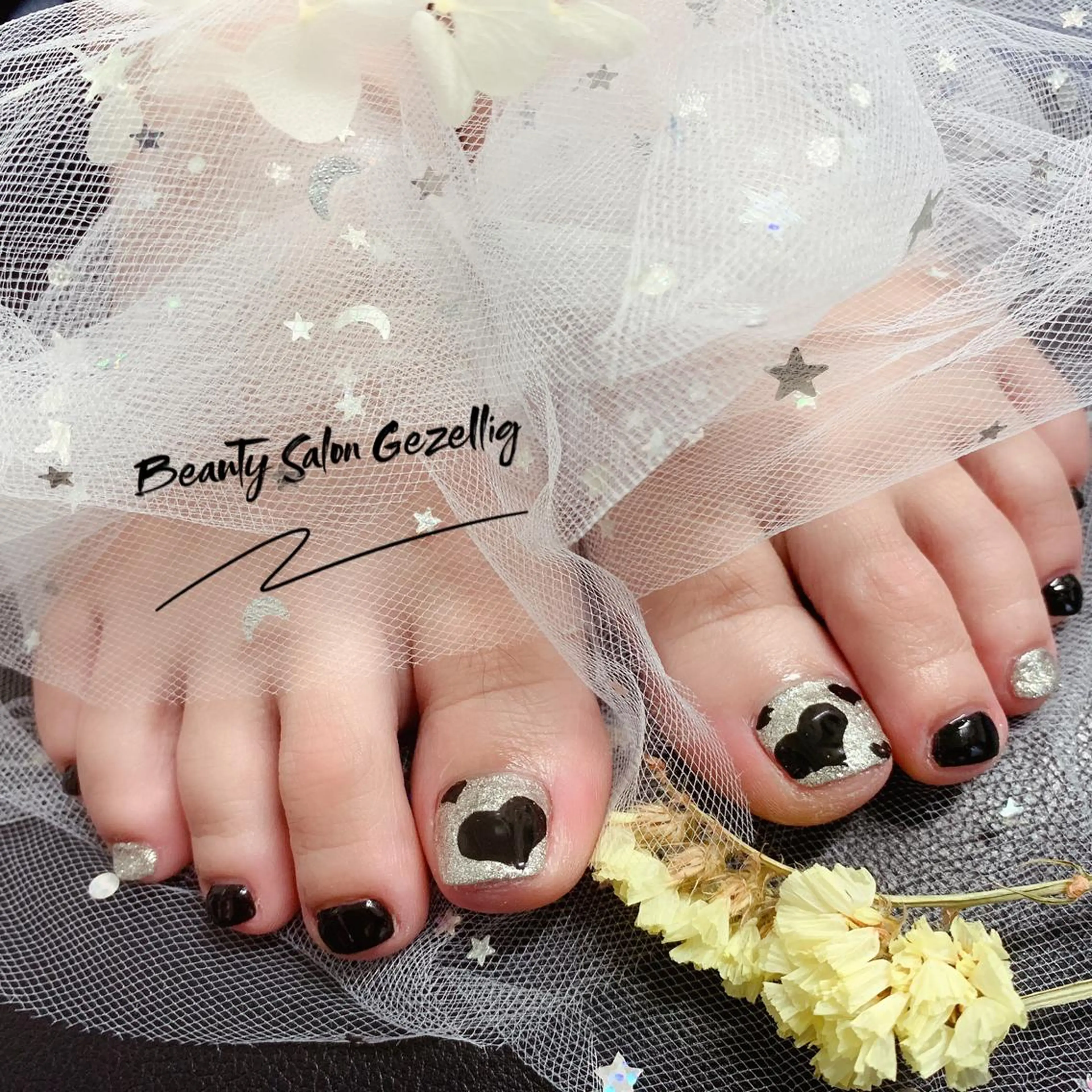 【フットネイル】ジェル『親指アート➕ワンカラー』店内サンプルから☆カラー変更OKの写真