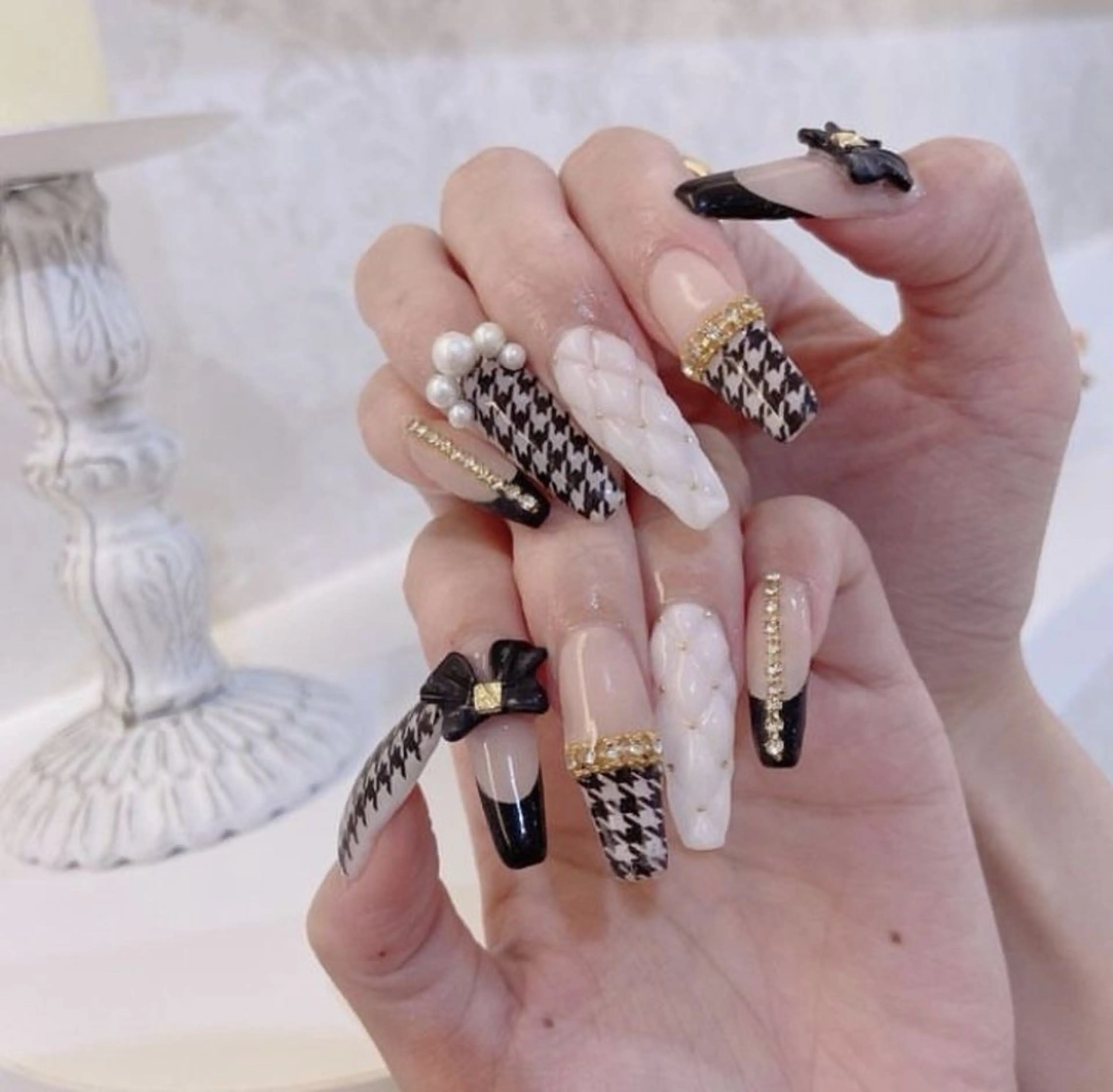 ネイル マグネットネイル ピンク ネイルチップ 冬ネイル Lee Nailsのネイルデザイン