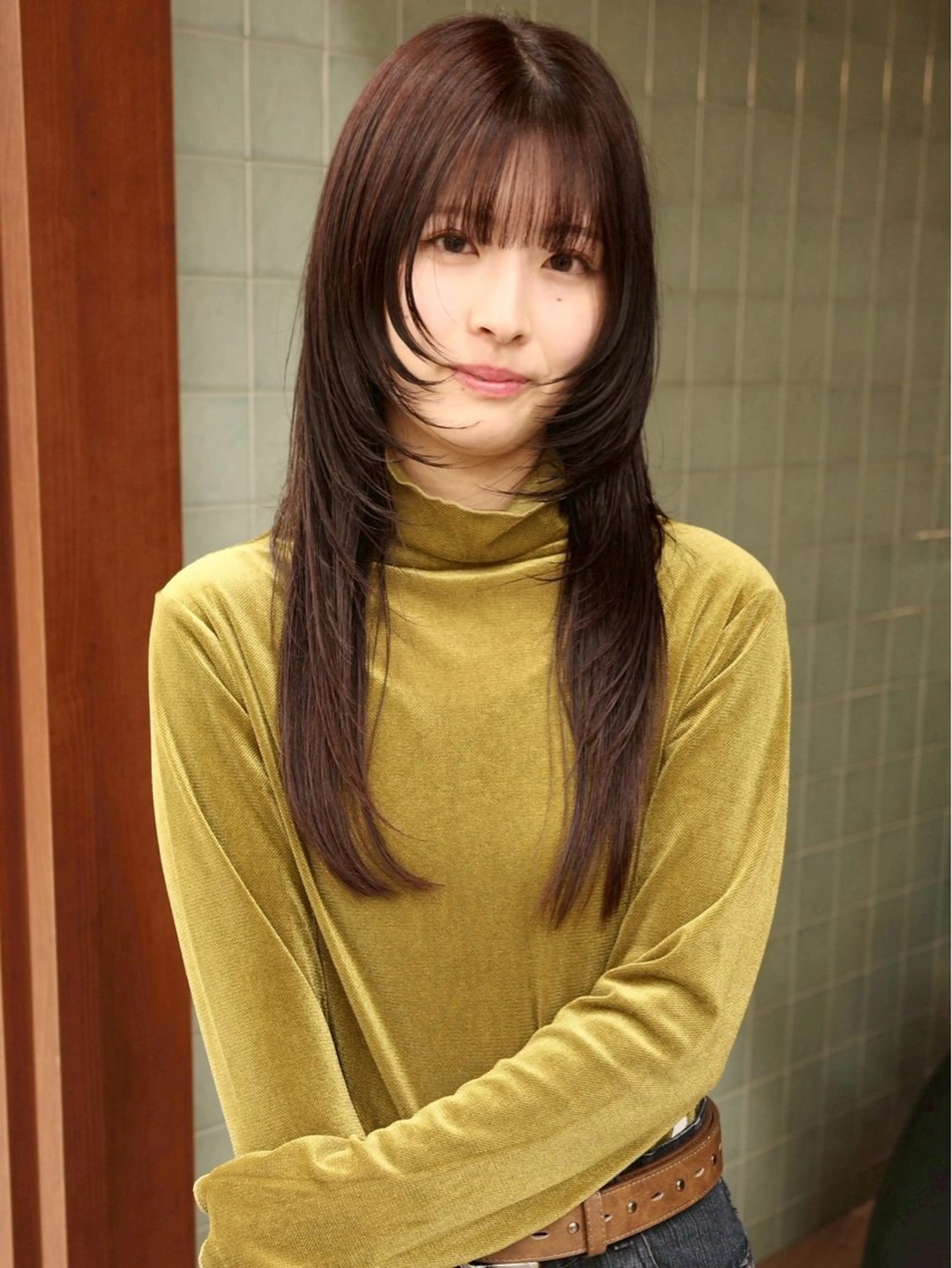 ロング カラー カット ヘアカラー トリートメント (h)wim ウィムのヘアスタイル