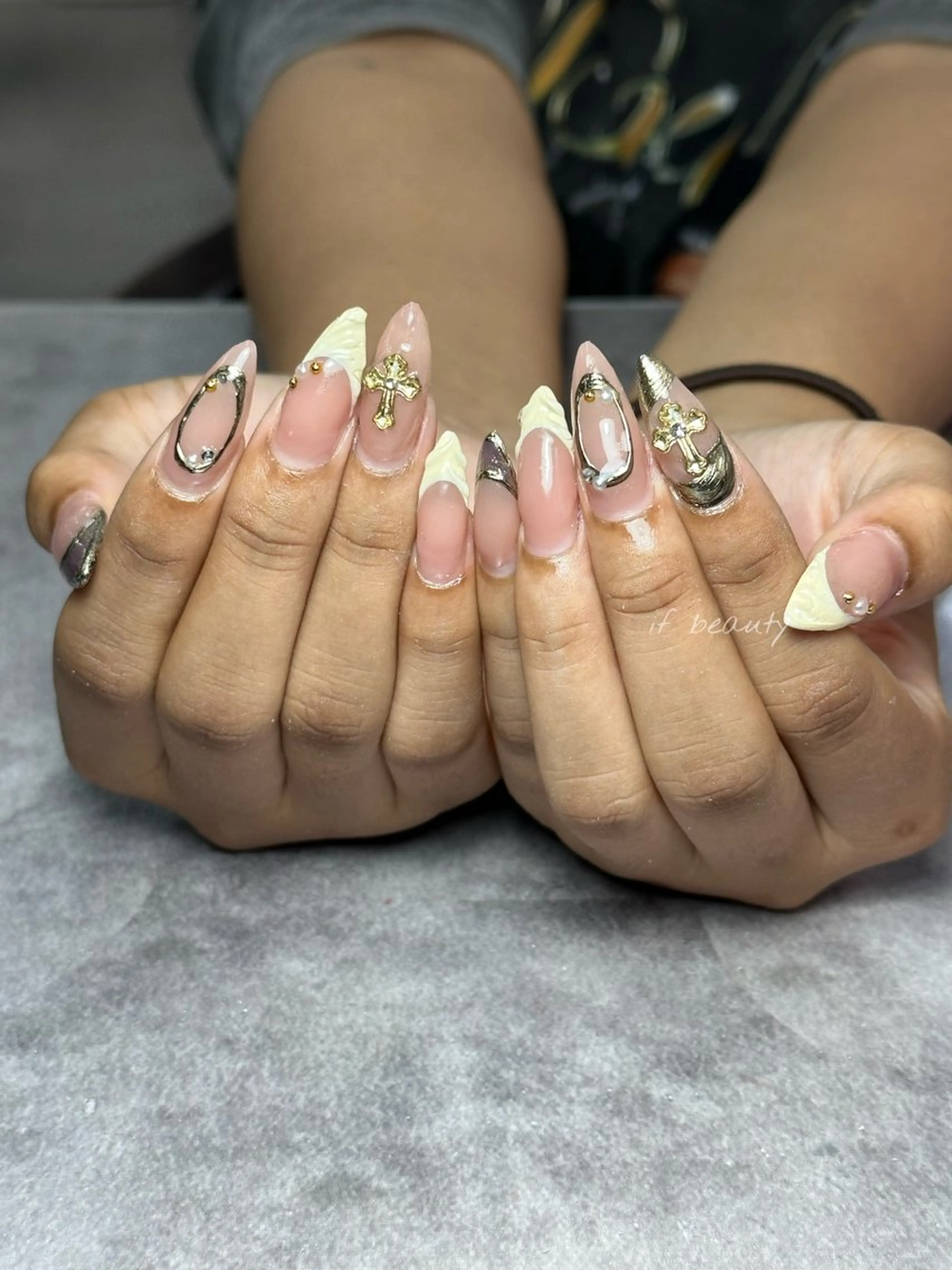 ネイル アートネイル ジェルネイル グラデーション パラジェル ワンホンネイル ハンドネイル if Hair＆Nail Salon所属・IKA /海外ネイル /個性派/ワンホンのネイルデザイン