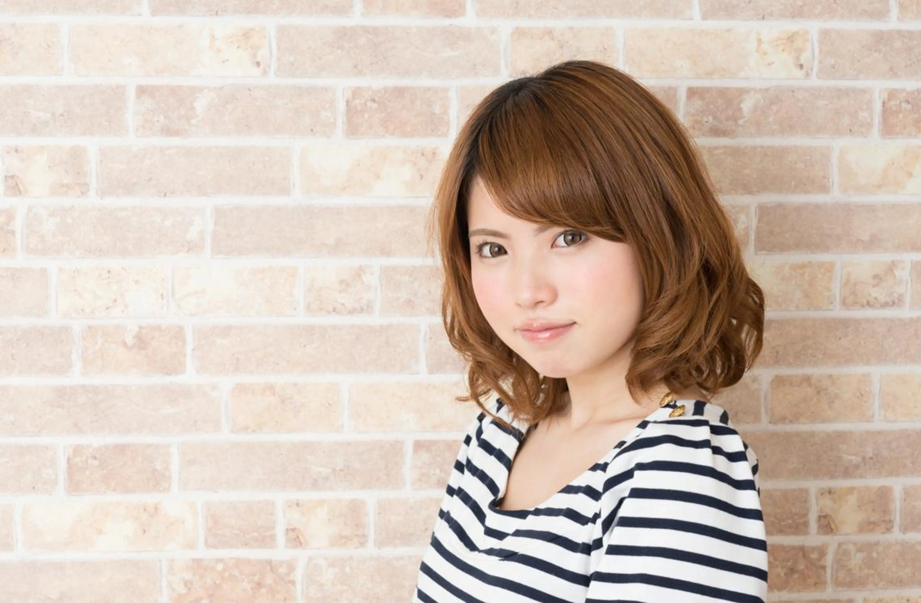 ミディアム カラー パーマ ヘアサロン&脱毛 BACKSTAGE栄のヘアスタイル