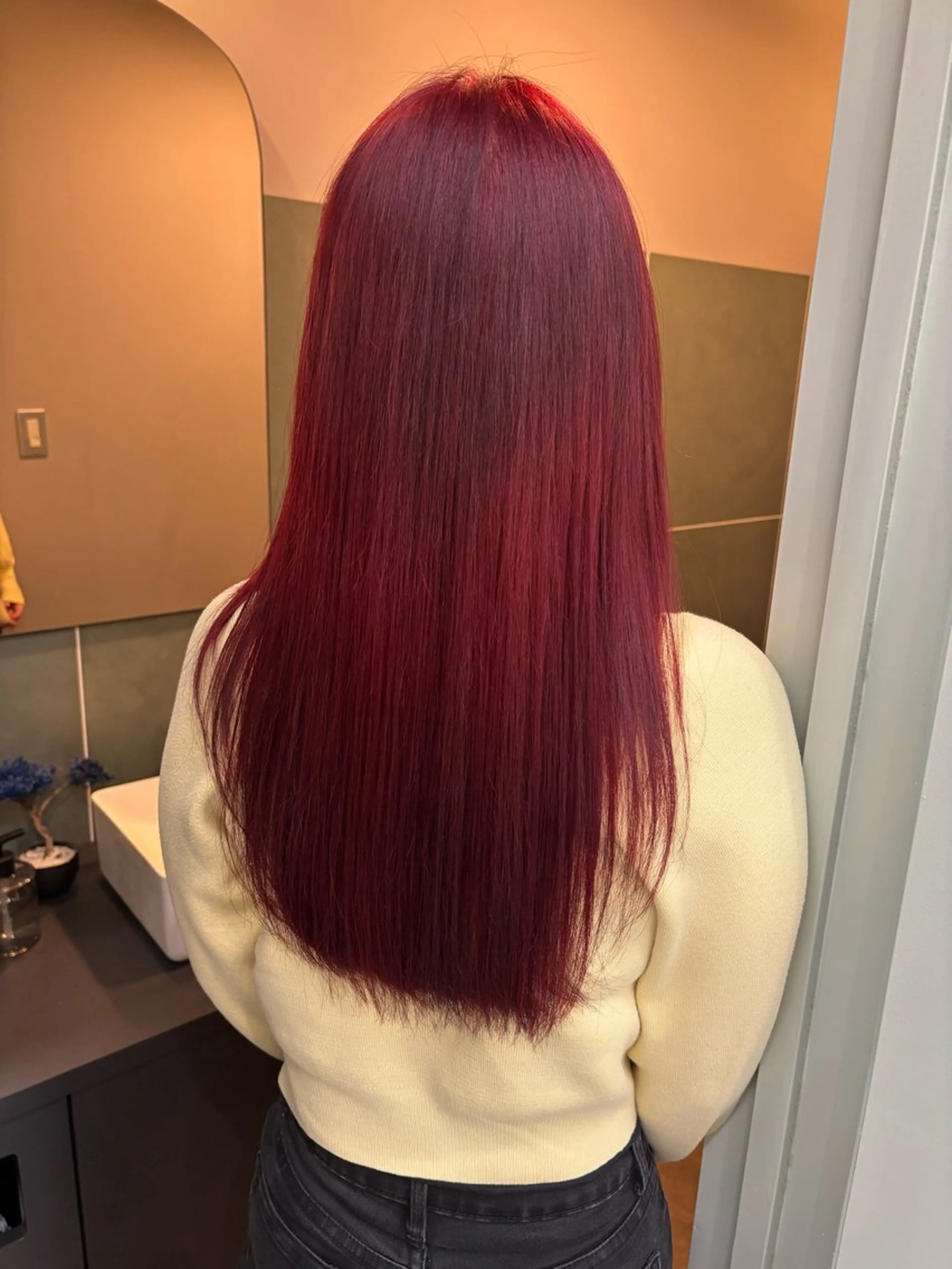 ロング カラー ヘアカラー 伊藤 ゆいなのヘアスタイル