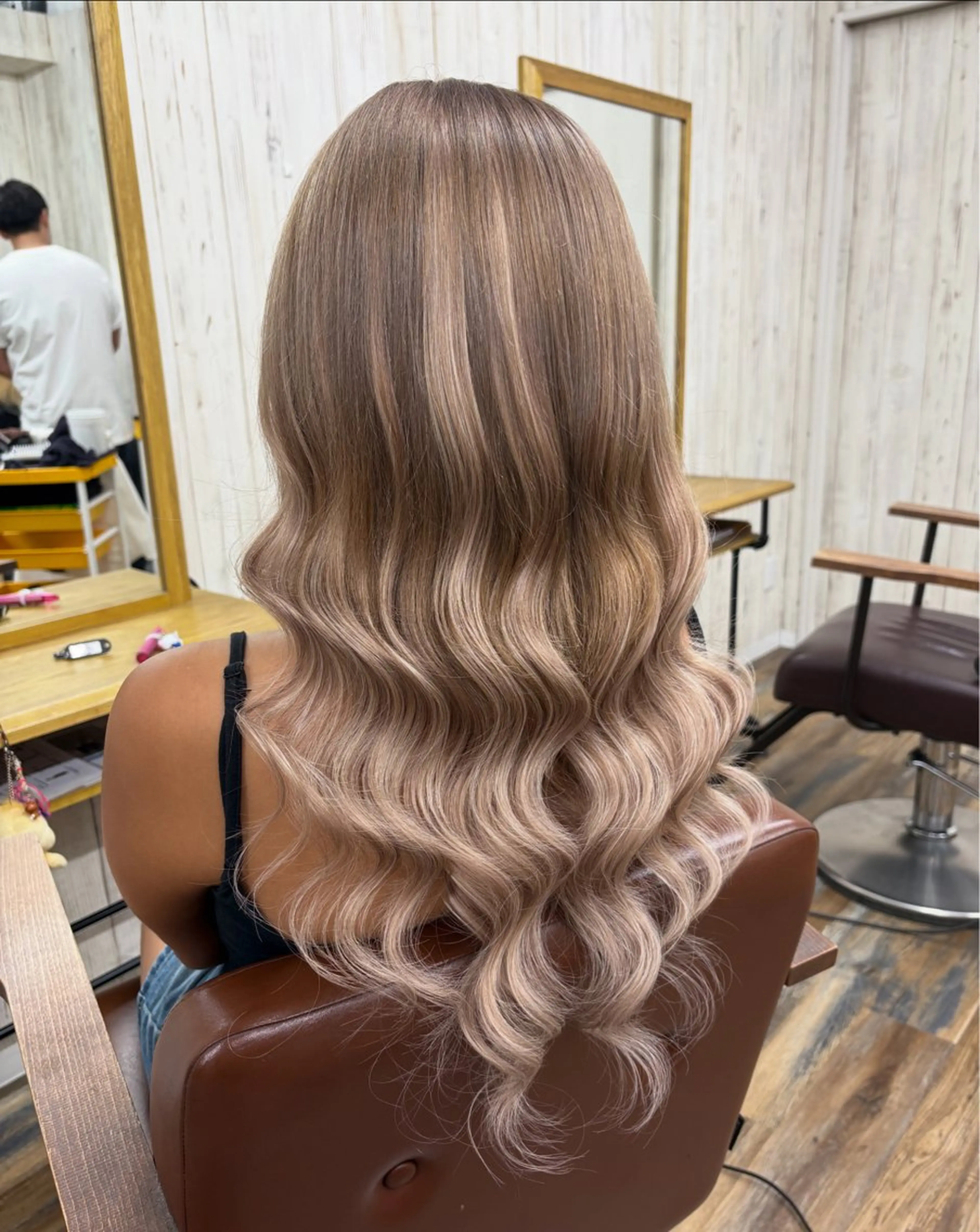 ロング カラー ブリーチ ブラウンカラー 透明感カラー HAIR STUDIO ONE藤沢店【ヘアスタジオワン】所属・亀井 蘭乃のヘアスタイル