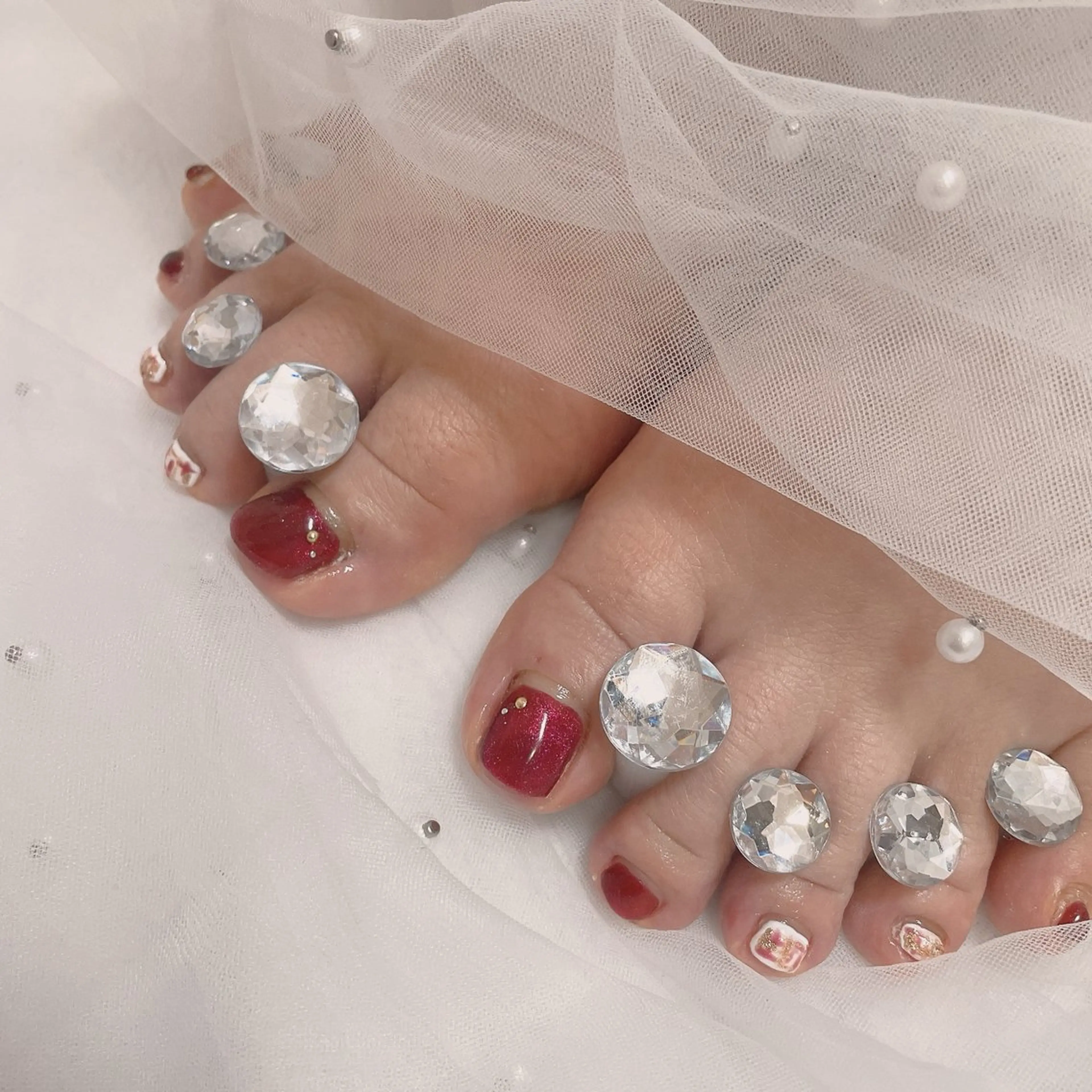 ネイル フットネイル 赤色 ツイードネイル フットネイル なっちゃん所属・ネイルサロン なっちゃん(古千谷)のネイルデザイン