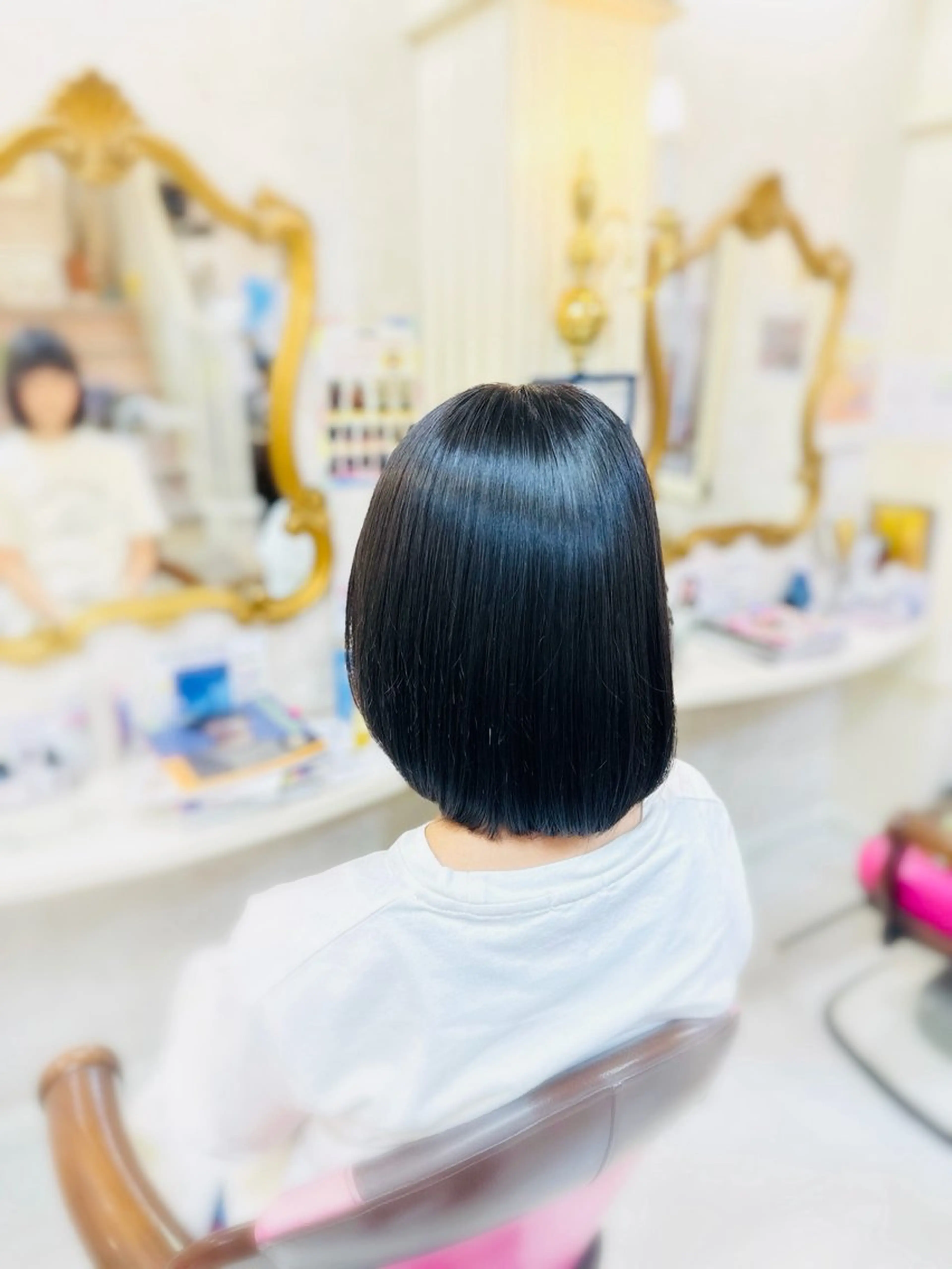 ミディアム ボブ カット 美容室ティンカーベル所属・菅沼 美咲のヘアスタイル