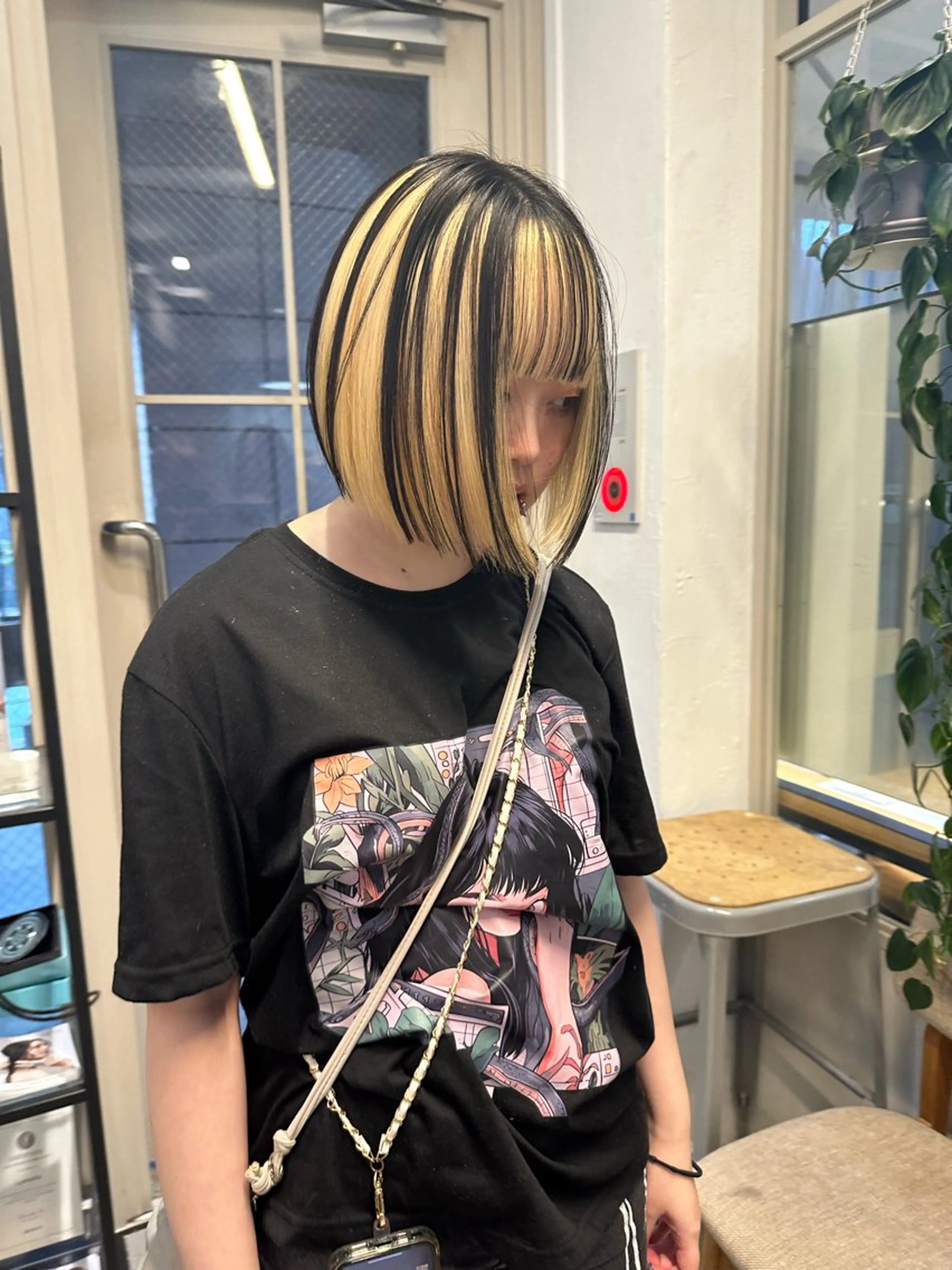 ショート カラー ブリーチ デザインカラー ハイトーンカラー ブリーチなしカラー ボブ ヘアカラー REINA☁️透明感 カラー/ぷつっと♡のヘアスタイル