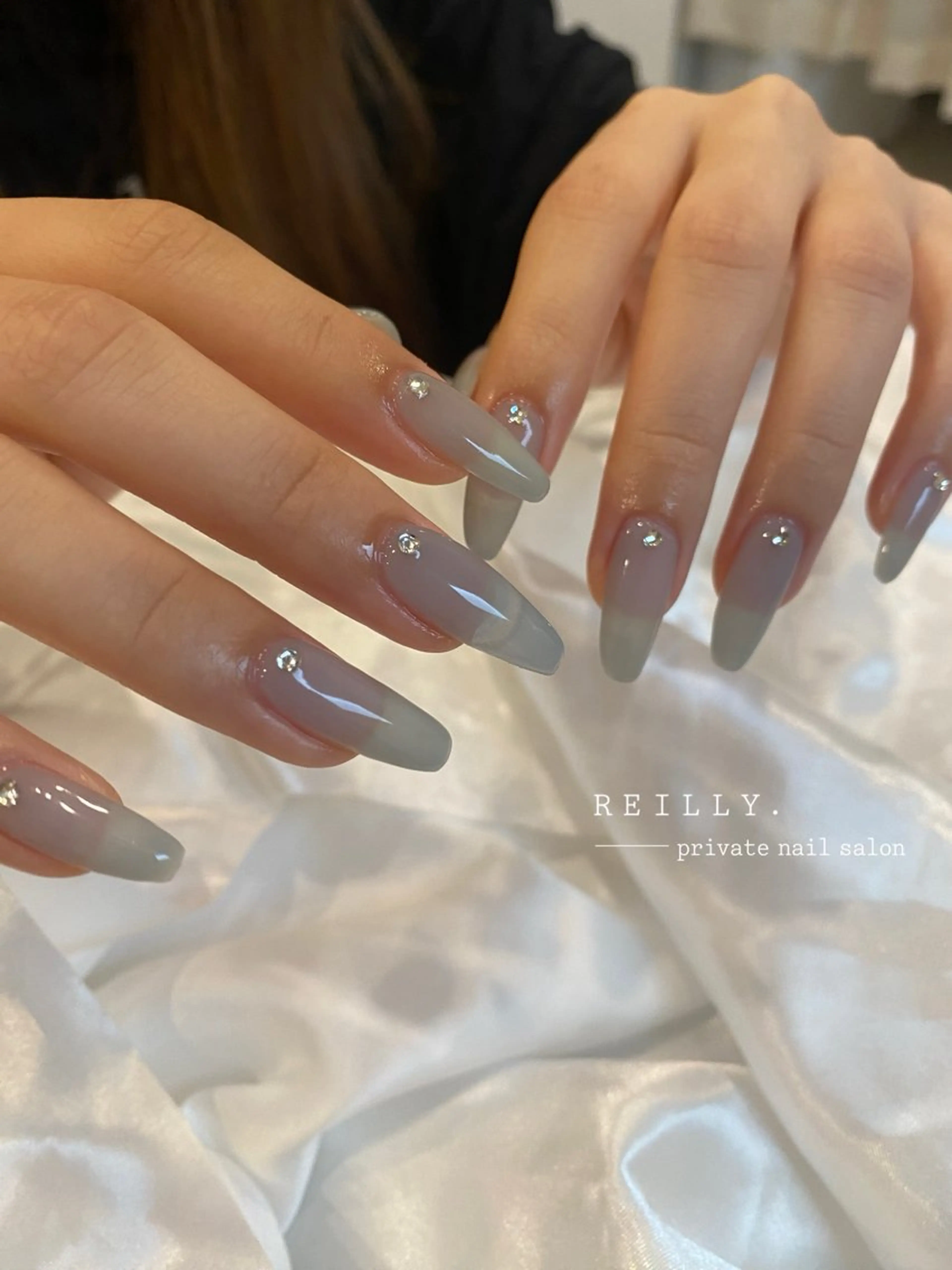 ネイル ブルー フラッシュネイル フレンチネイル ジェルネイル グラデーション ハンドネイル ハンドケア REILLY.　private nail salon所属・Marina 《REILLY.》のネイルデザイン
