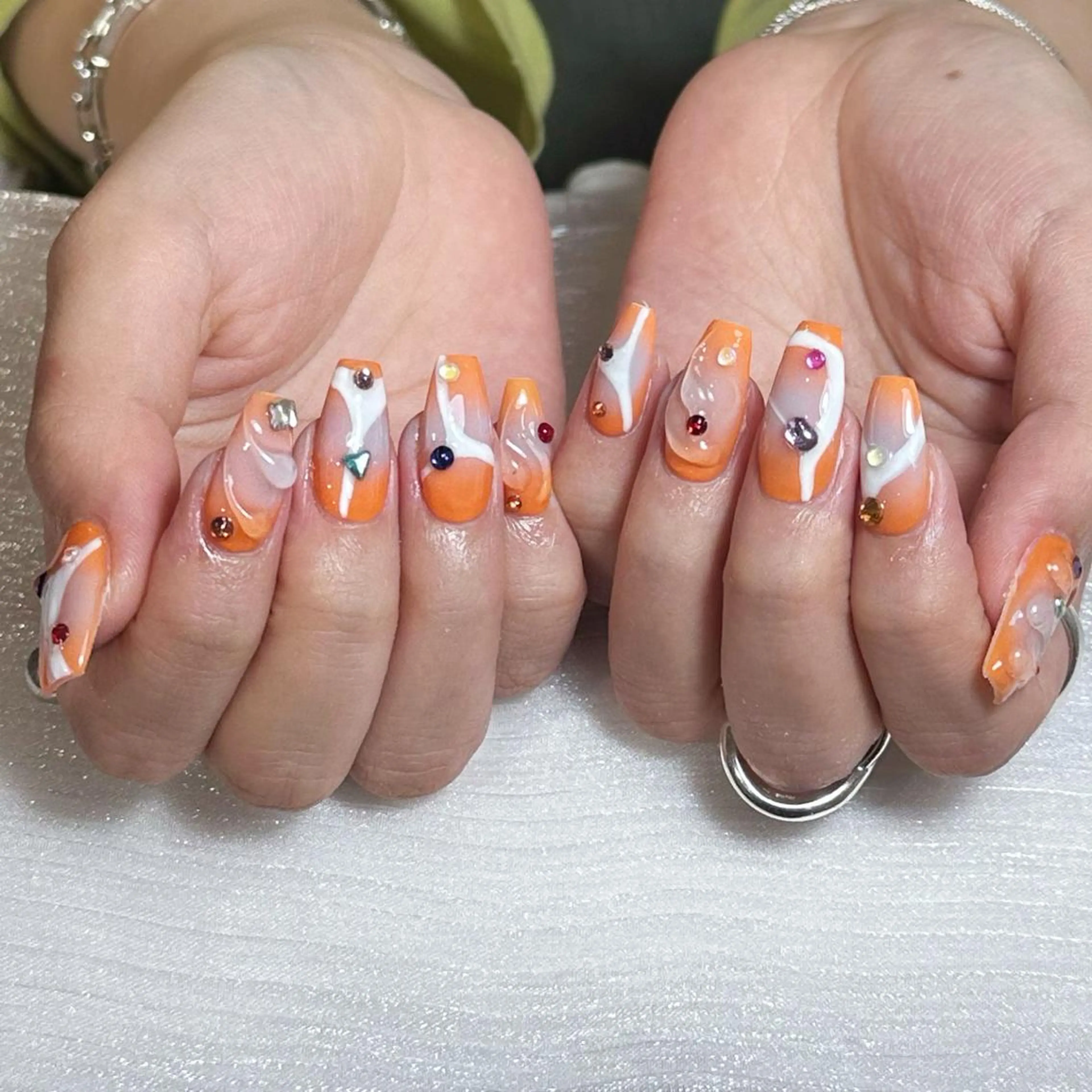 ネイル アートネイル オーロラネイル ガーリー キラキラネイル マグネットネイル ハンドネイル DIAMOND 💅のネイルデザイン